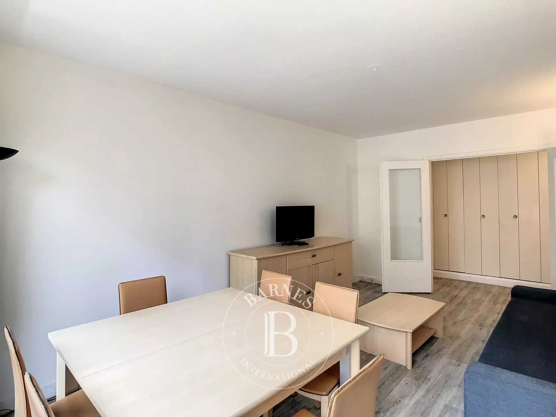 Neuilly-sur-Seine  - Piso 2 Cuartos, 1 Habitacion