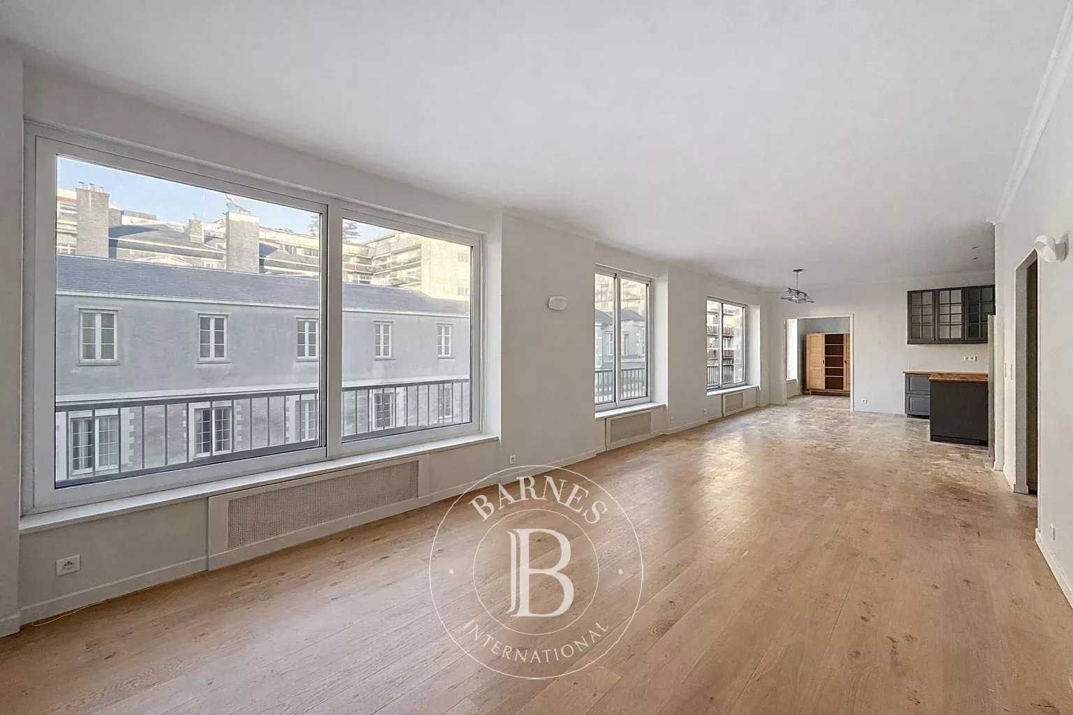 Neuilly-sur-Seine  - Apartment 5 Bedrooms