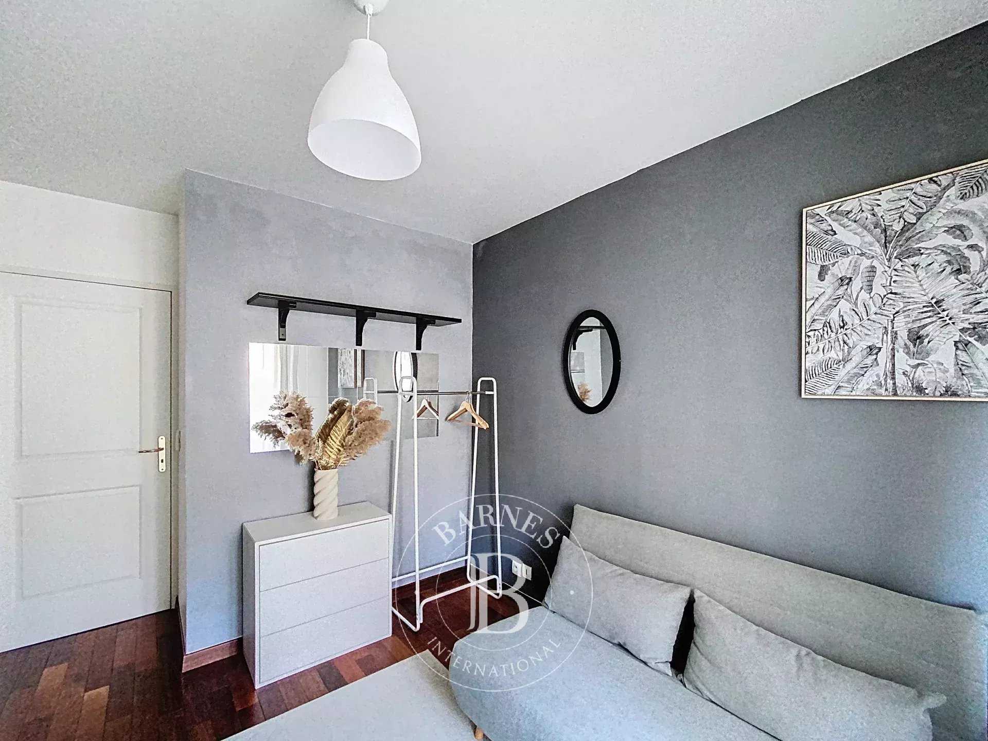 Courbevoie  - Apartment 2 Bedrooms