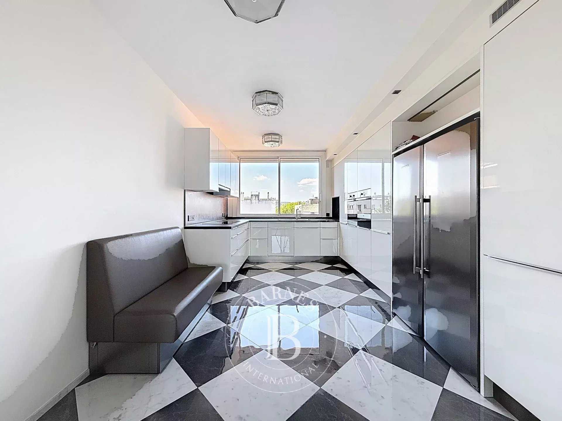Neuilly-sur-Seine  - Appartement 6 Pièces 4 Chambres