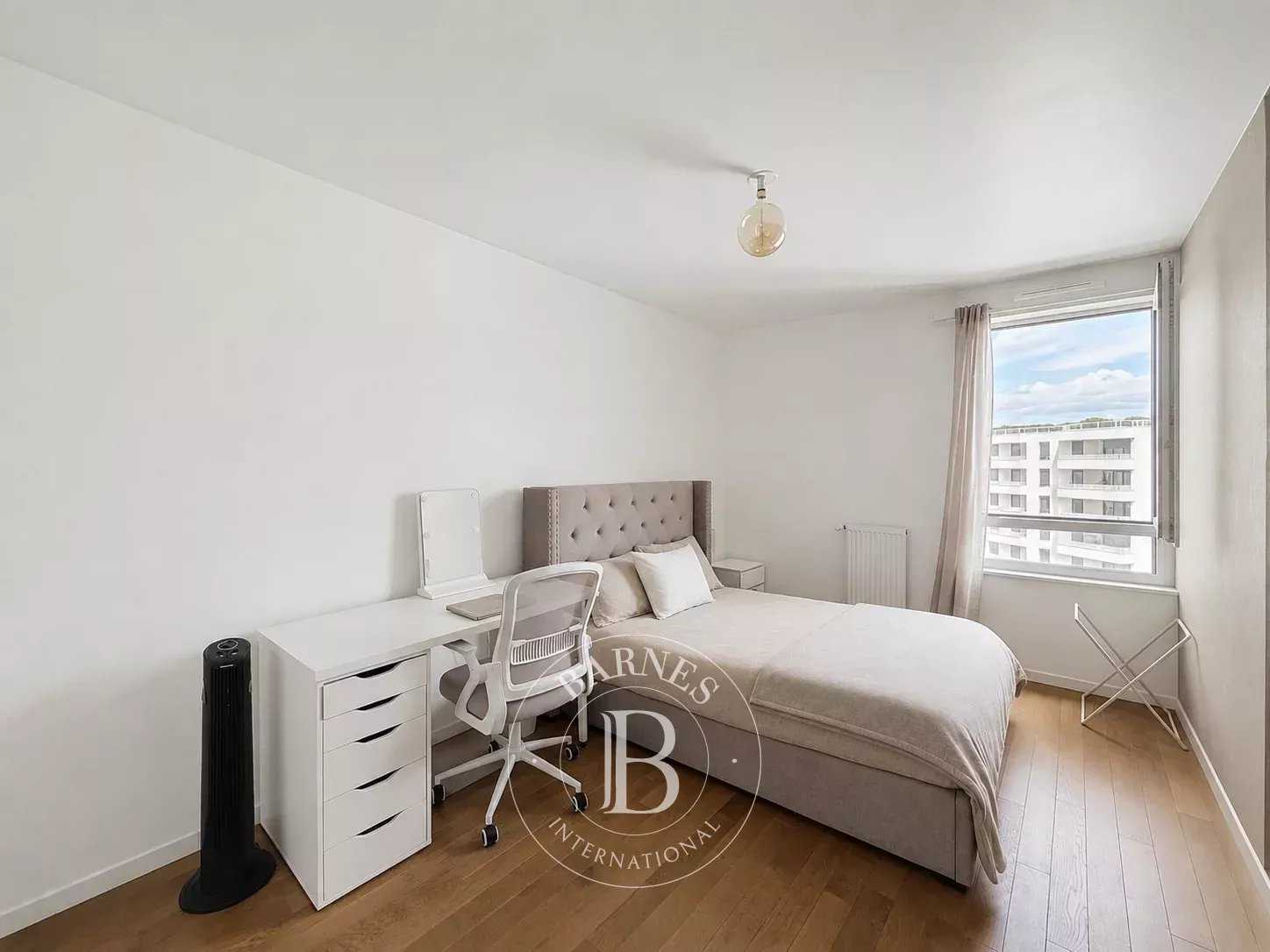 Clichy  - Apartment 2 Bedrooms