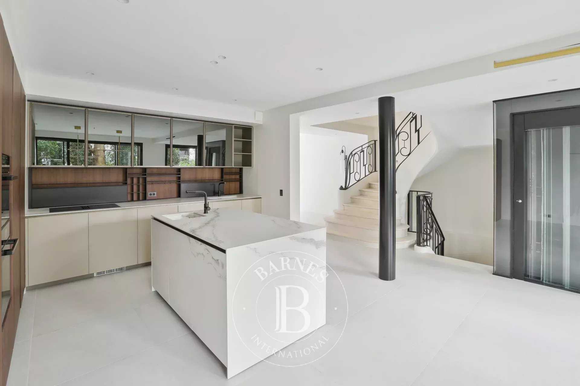 Neuilly-sur-Seine  - House 4 Bedrooms