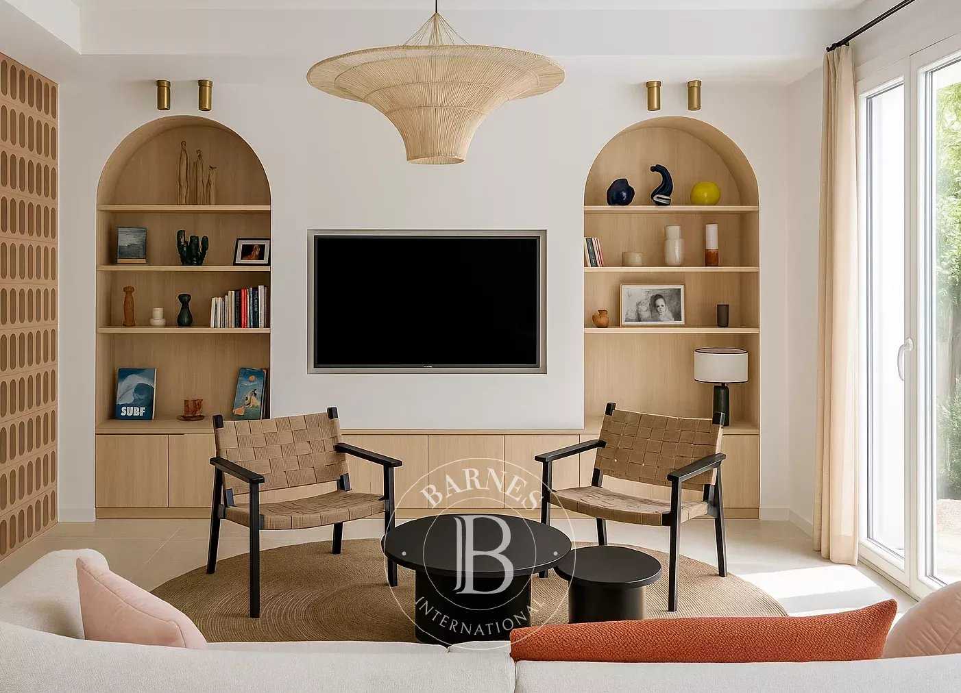 Suresnes  - Maison 5 Pi&egrave;ces 3 Chambres