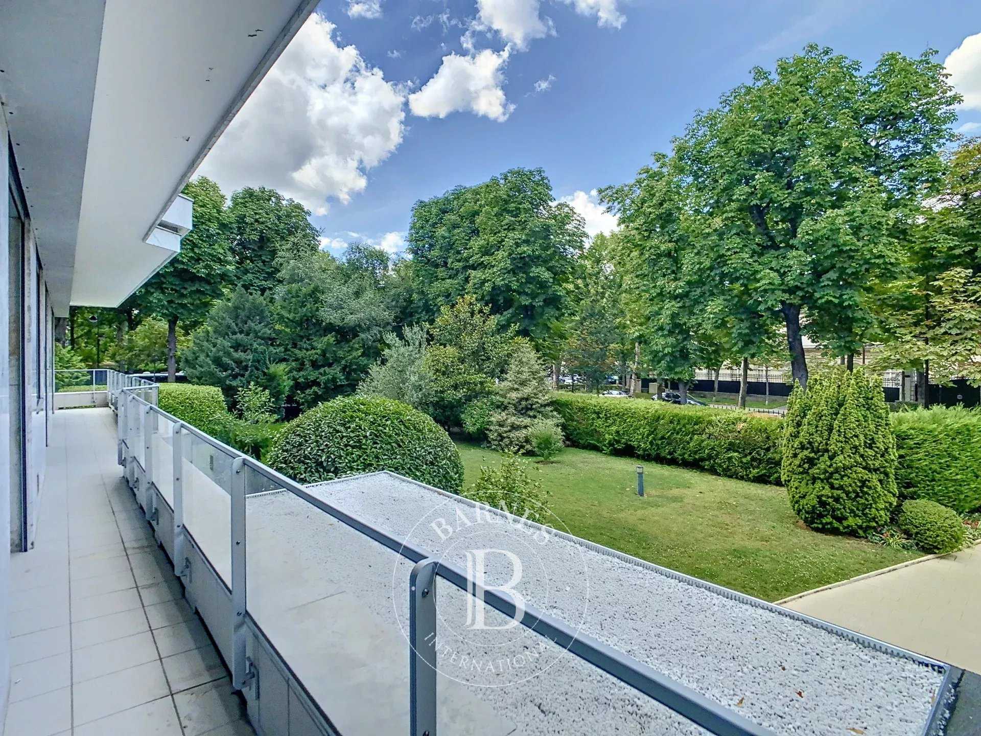 Neuilly-sur-Seine  - Apartment 3 Bedrooms