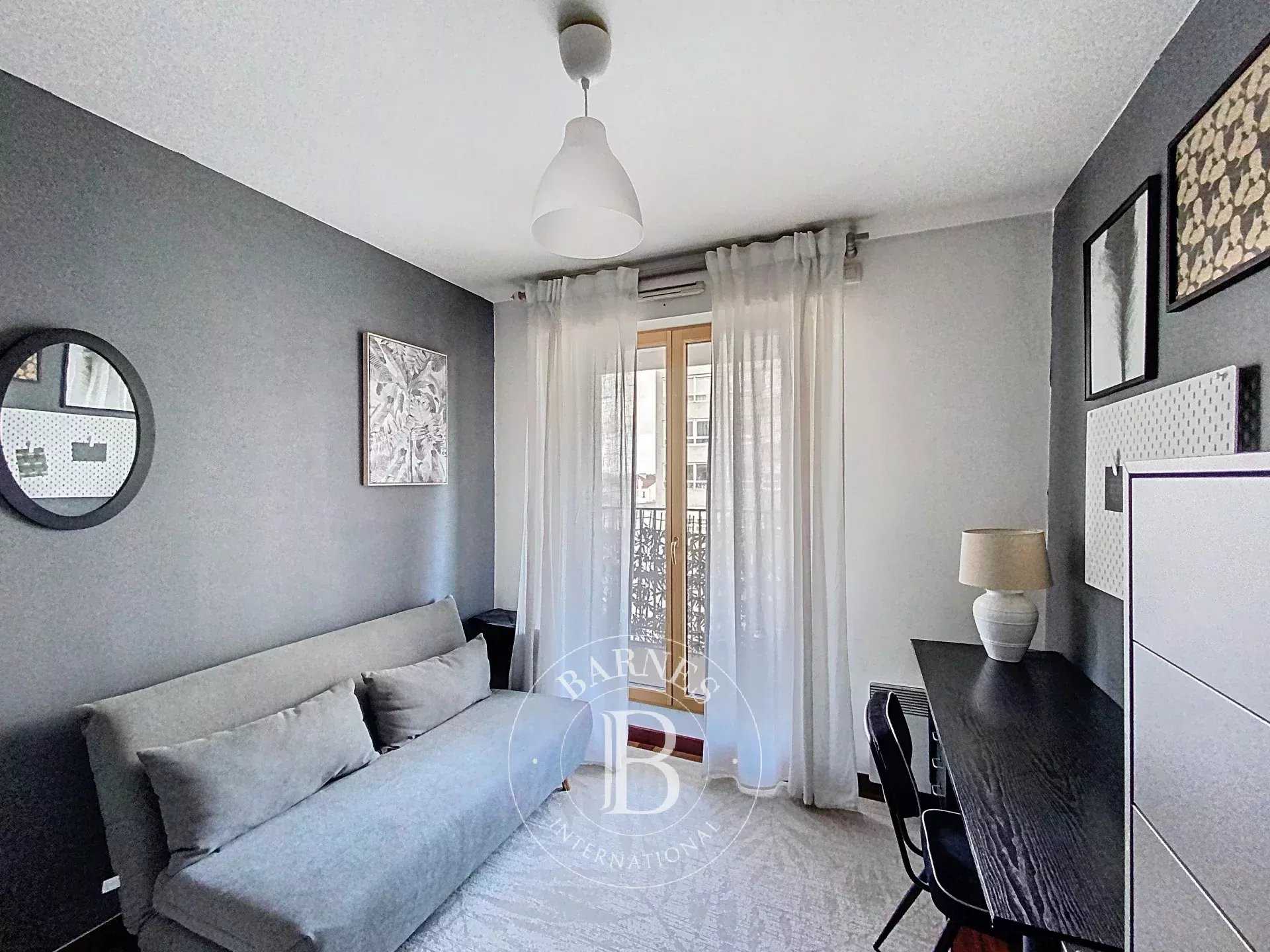 Courbevoie  - Apartment 2 Bedrooms