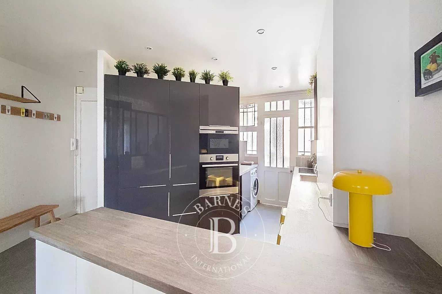 Courbevoie  - Appartement 3 Pi&egrave;ces 2 Chambres