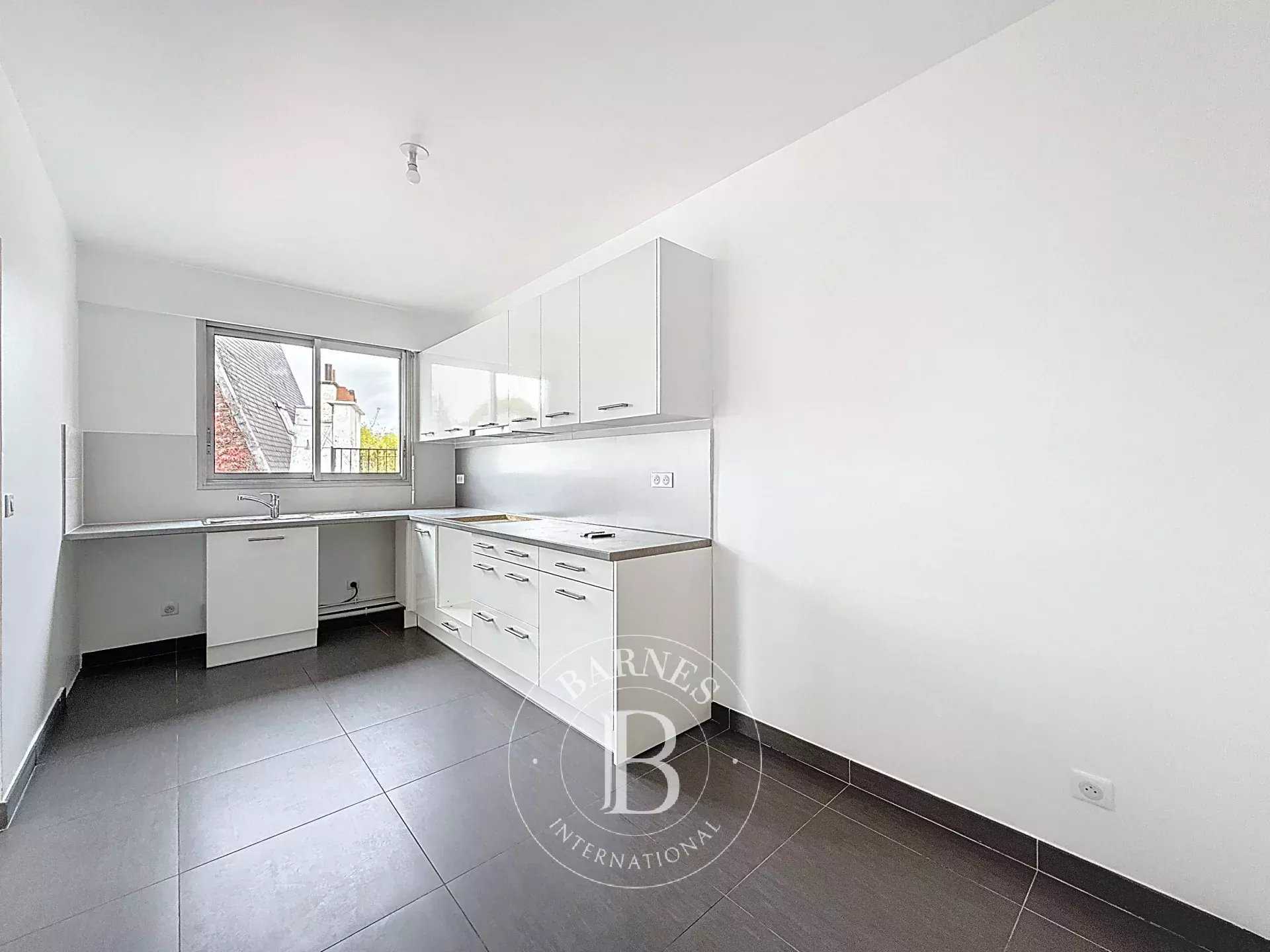 Neuilly-sur-Seine  - Apartment 3 Bedrooms