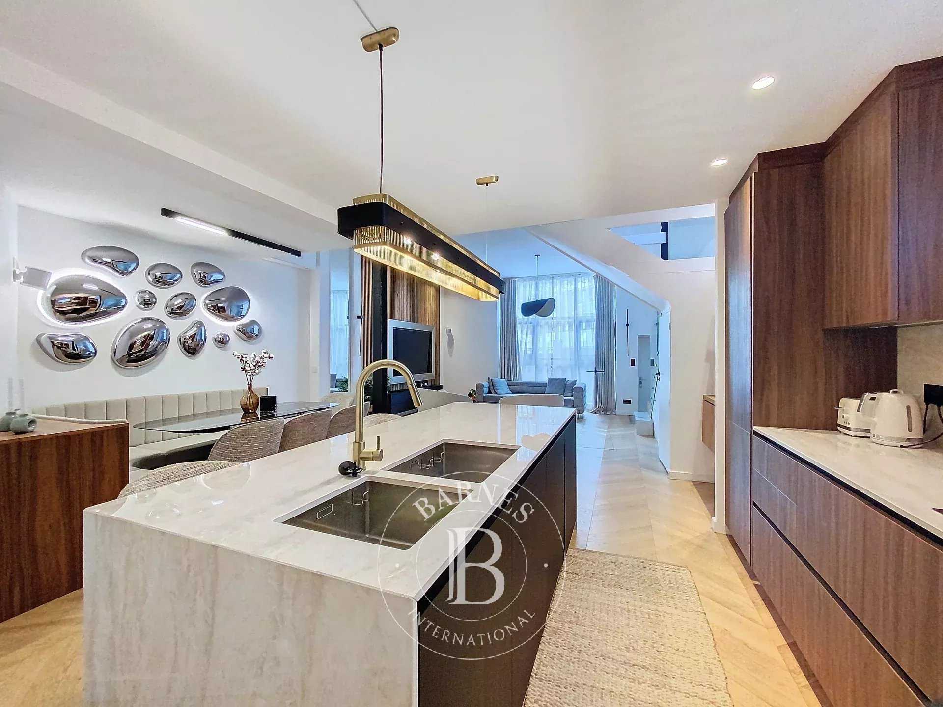 Courbevoie  - Townhouse 2 Bedrooms