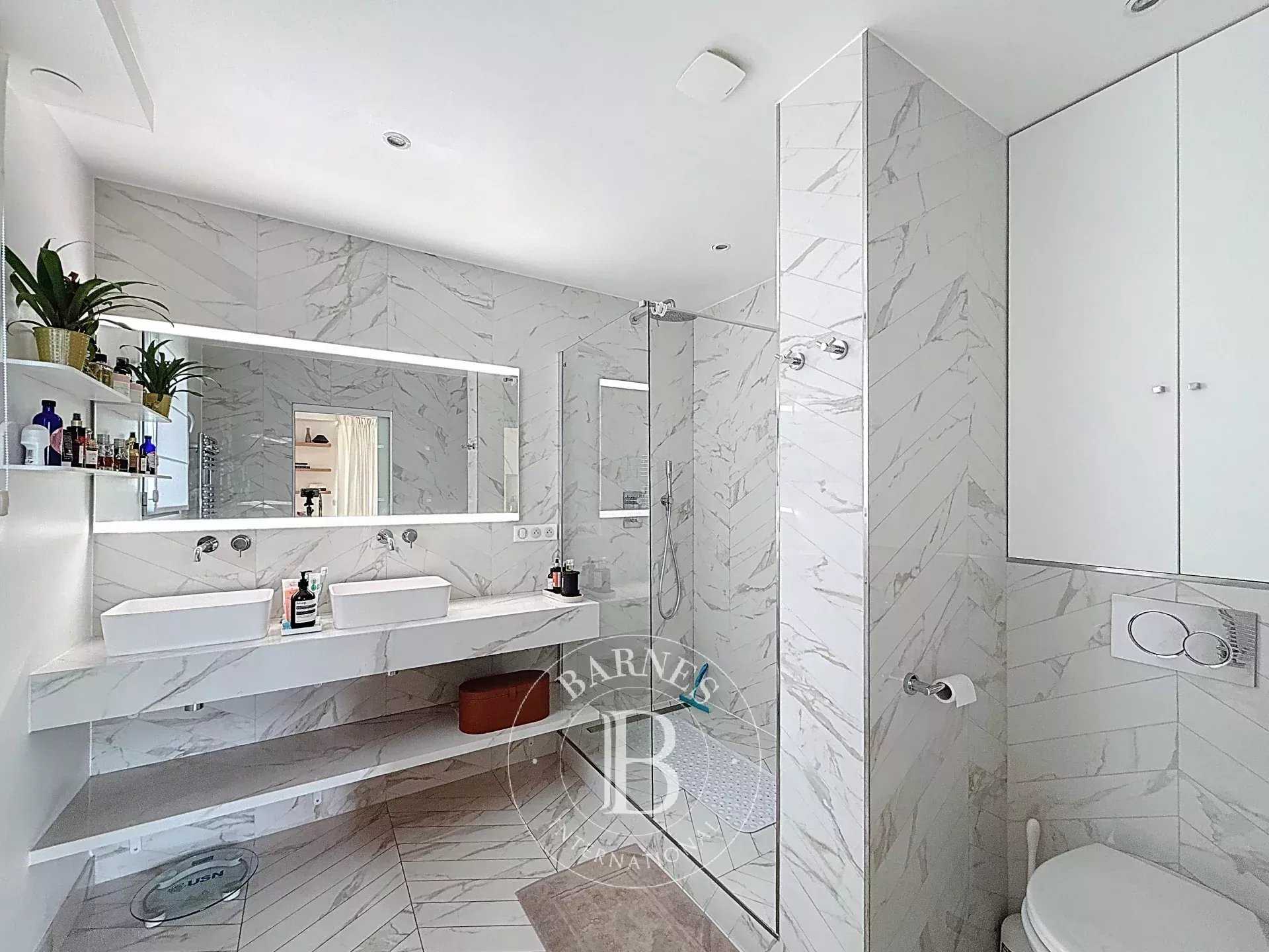 Neuilly-sur-Seine  - Apartment 4 Bedrooms