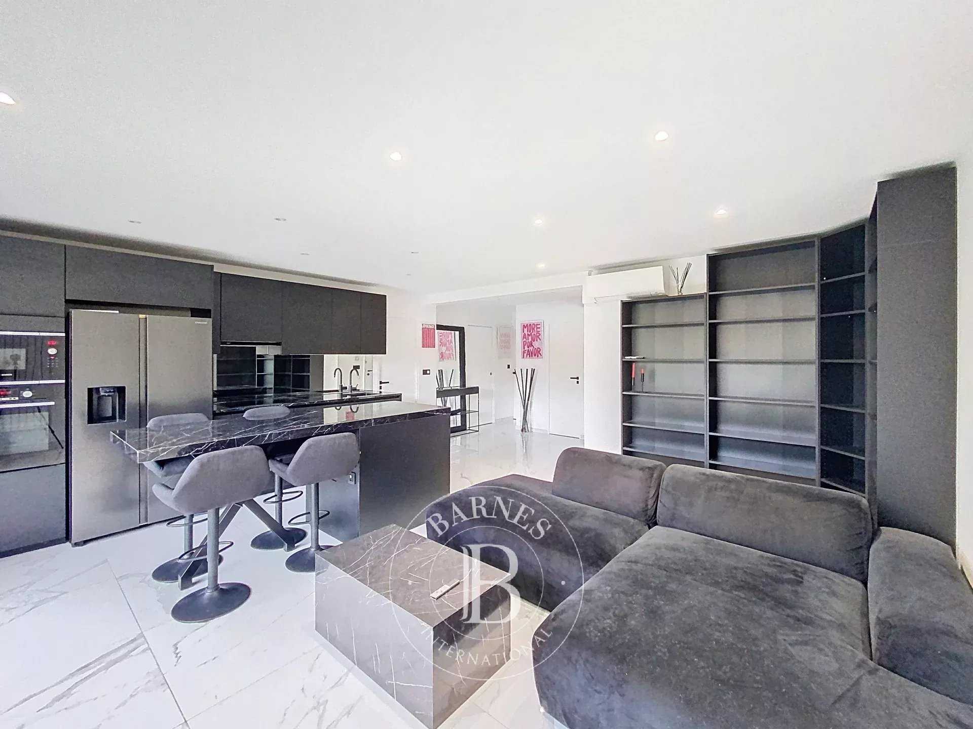 Neuilly-sur-Seine  - Appartement 3 Pi&egrave;ces 2 Chambres