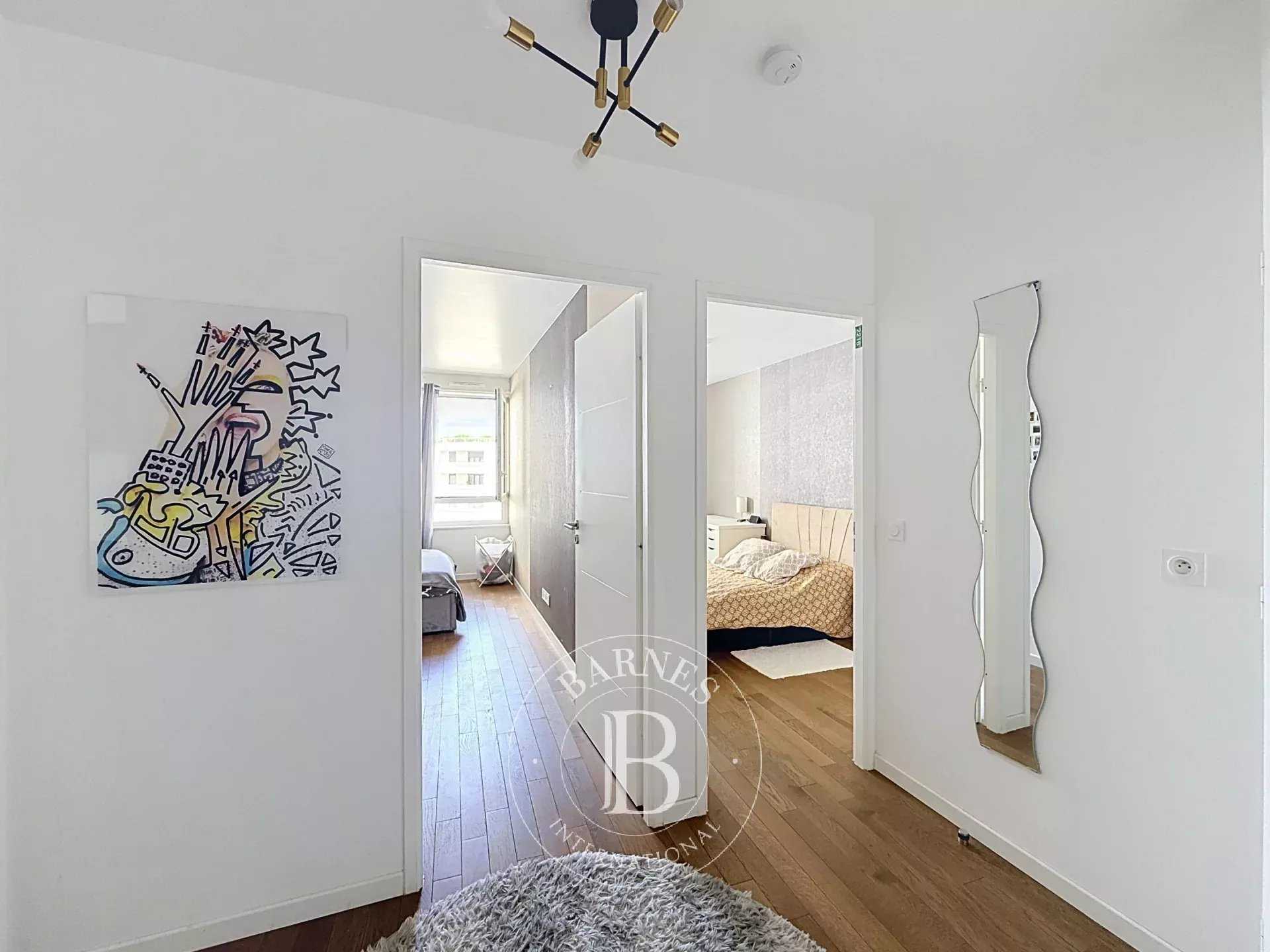 Clichy  - Appartement 3 Pi&egrave;ces 2 Chambres