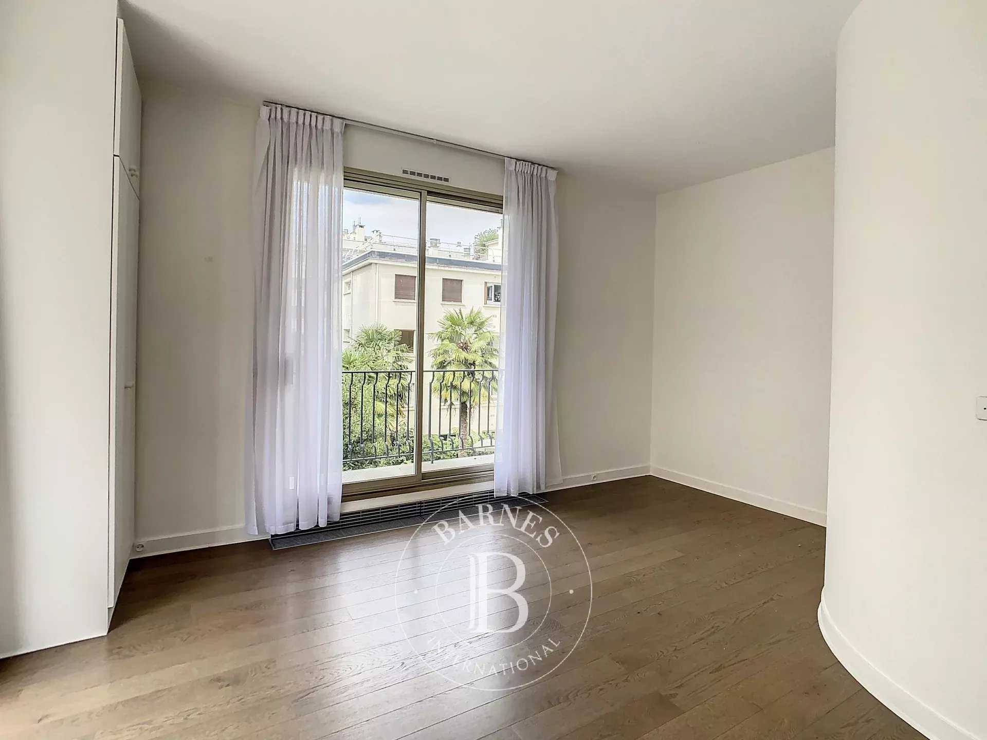 Neuilly-sur-Seine  - Apartment 4 Bedrooms