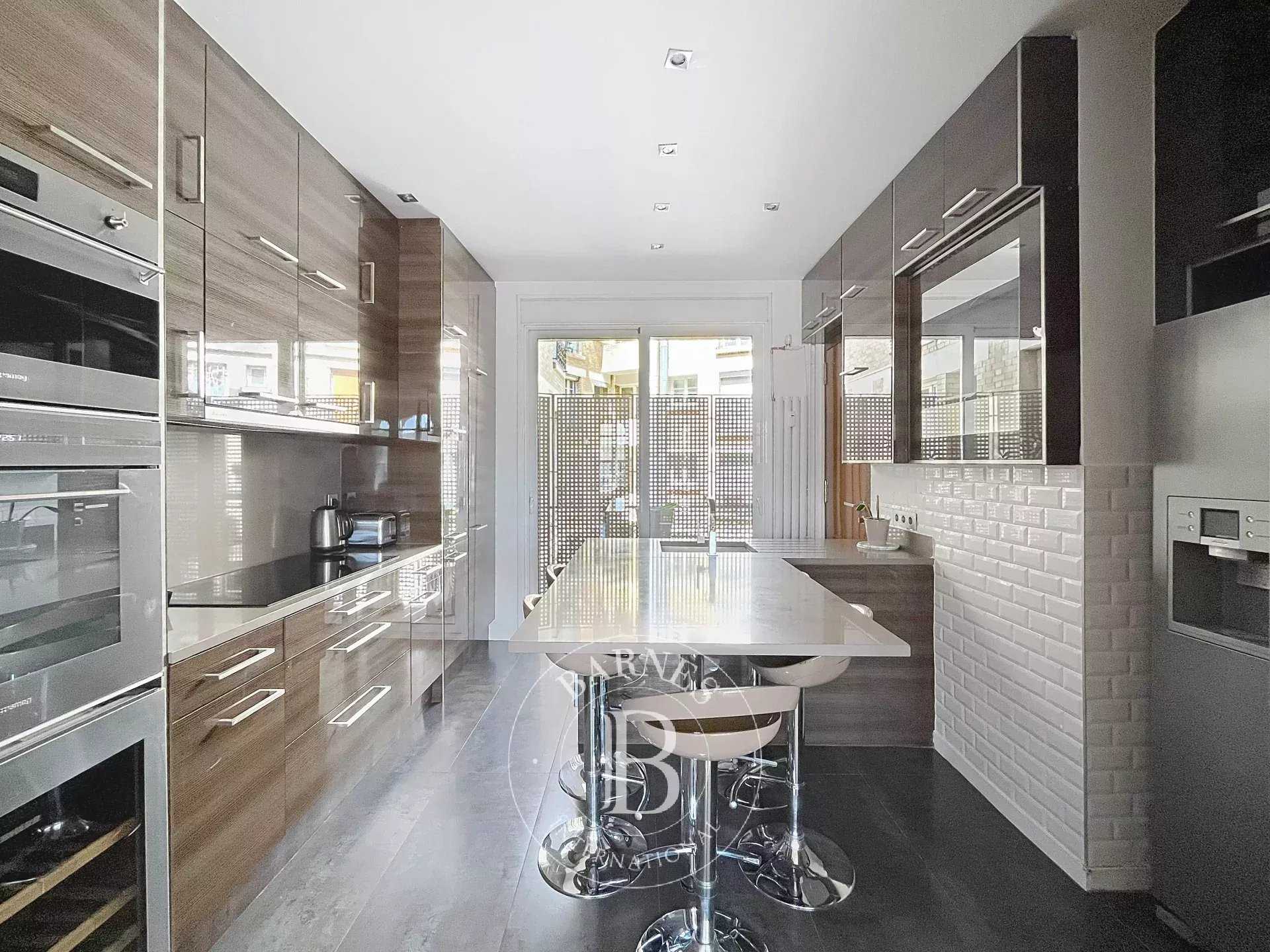 Neuilly-sur-Seine  - Appartement 4 Pièces 3 Chambres