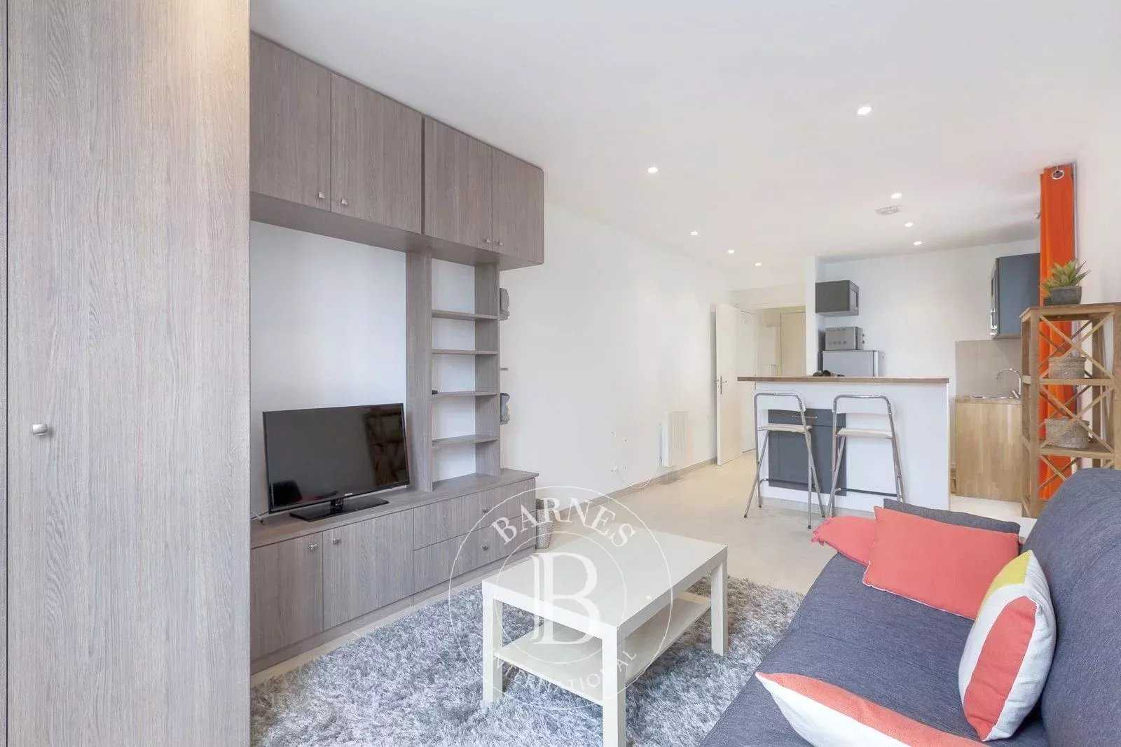 Neuilly-sur-Seine  - Apartment 