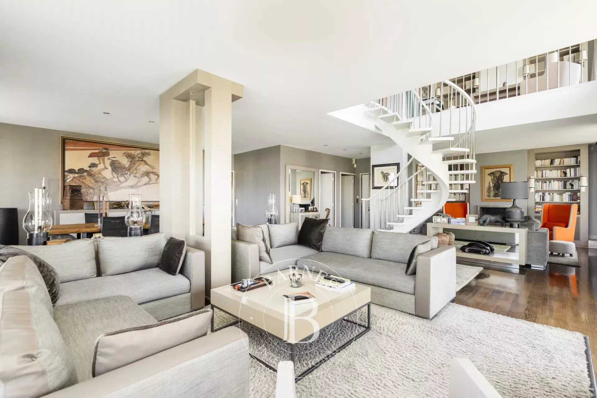 Neuilly-sur-Seine  - Duplex 3 Bedrooms