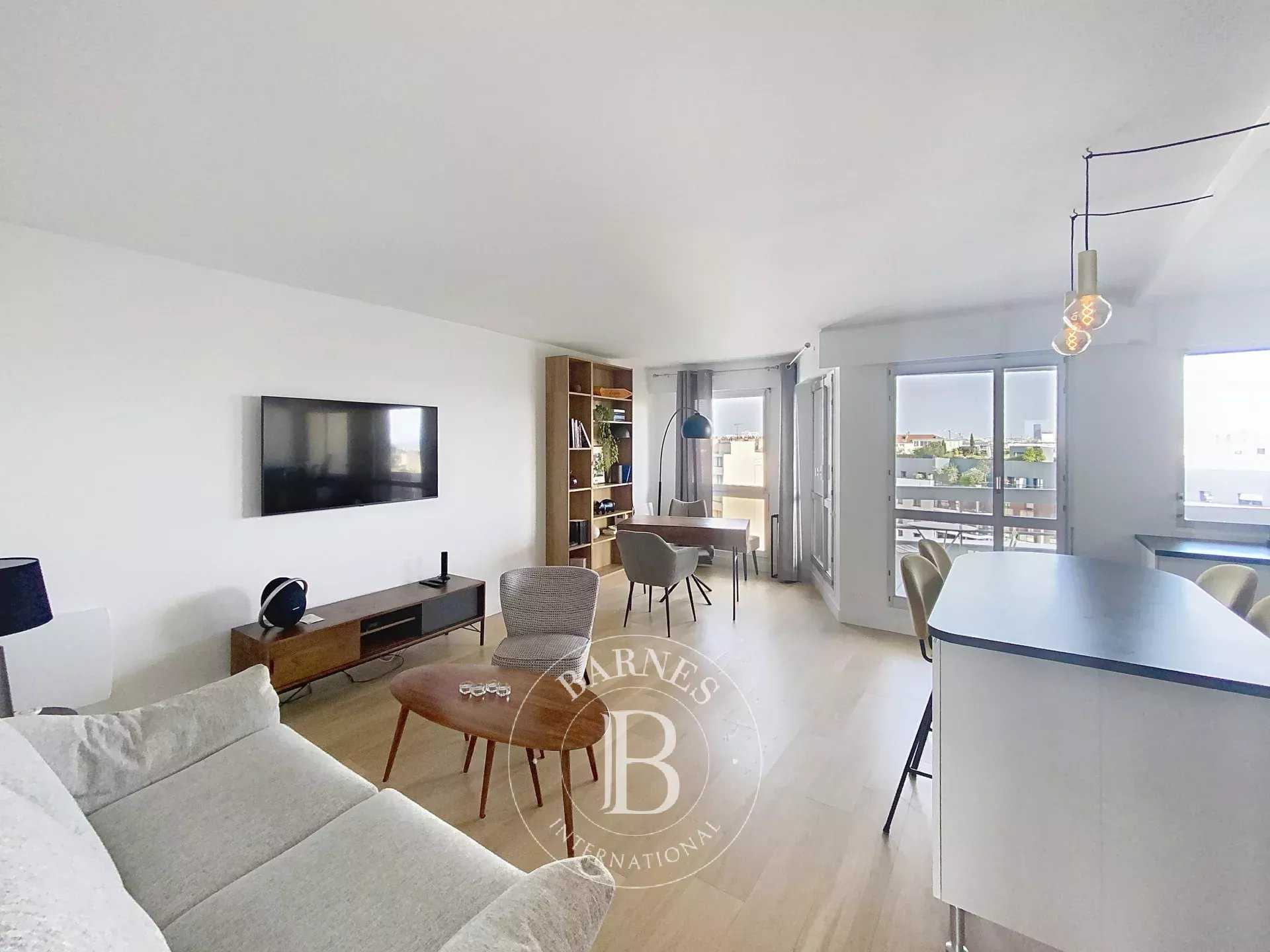 Courbevoie  - Appartement 3 Pièces 2 Chambres