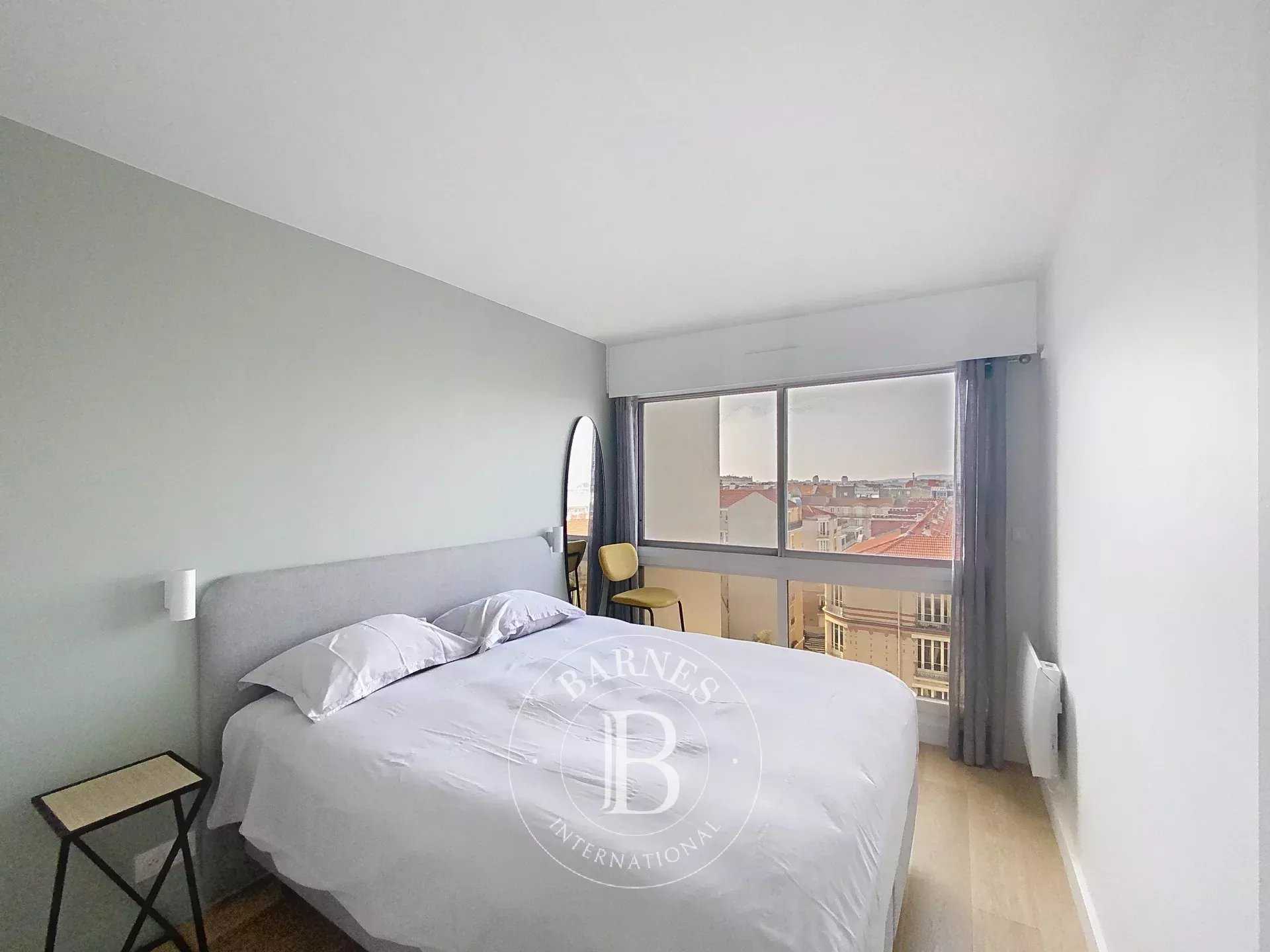 Courbevoie  - Appartement 3 Pièces 2 Chambres
