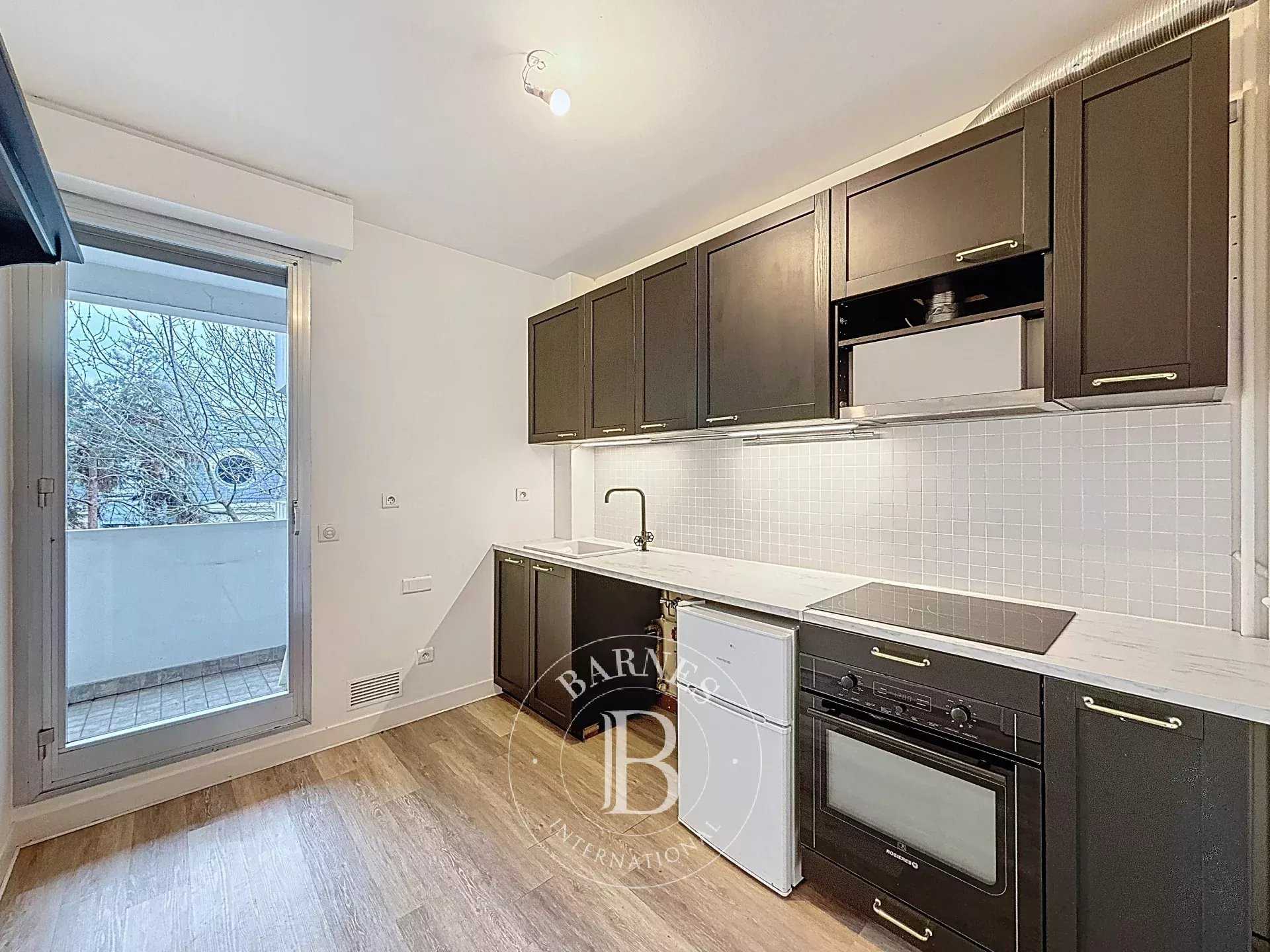 Neuilly-sur-Seine  - Apartment 2 Bedrooms