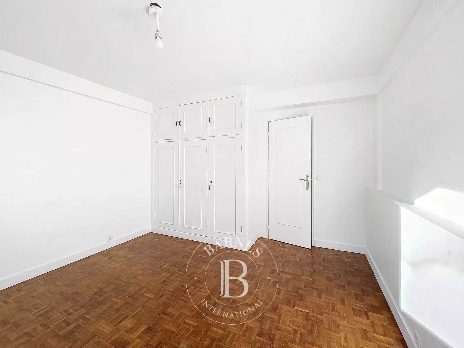 Courbevoie  - Piso 4 Cuartos 3 Habitaciones