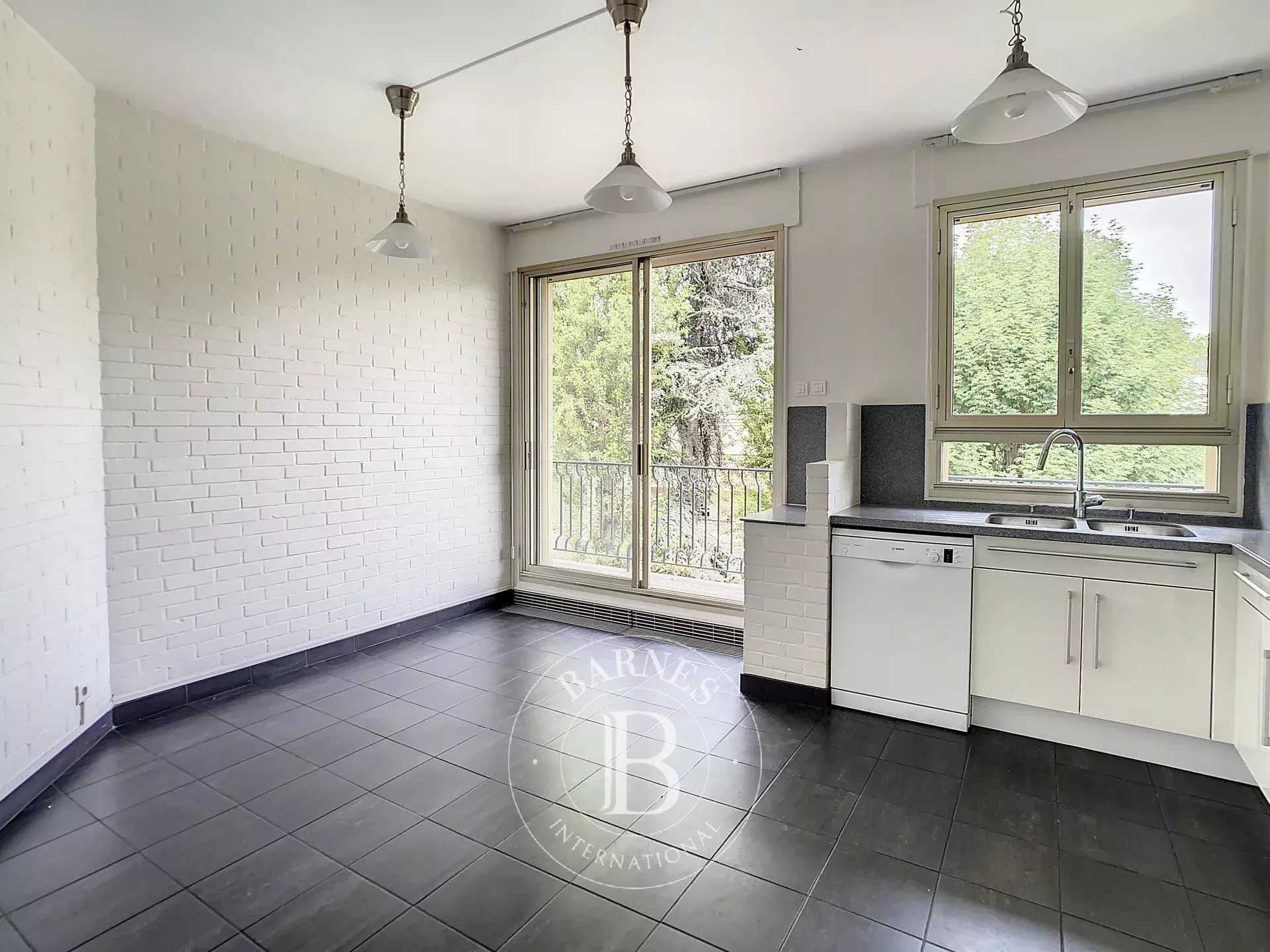 Neuilly-sur-Seine  - Apartment 4 Bedrooms