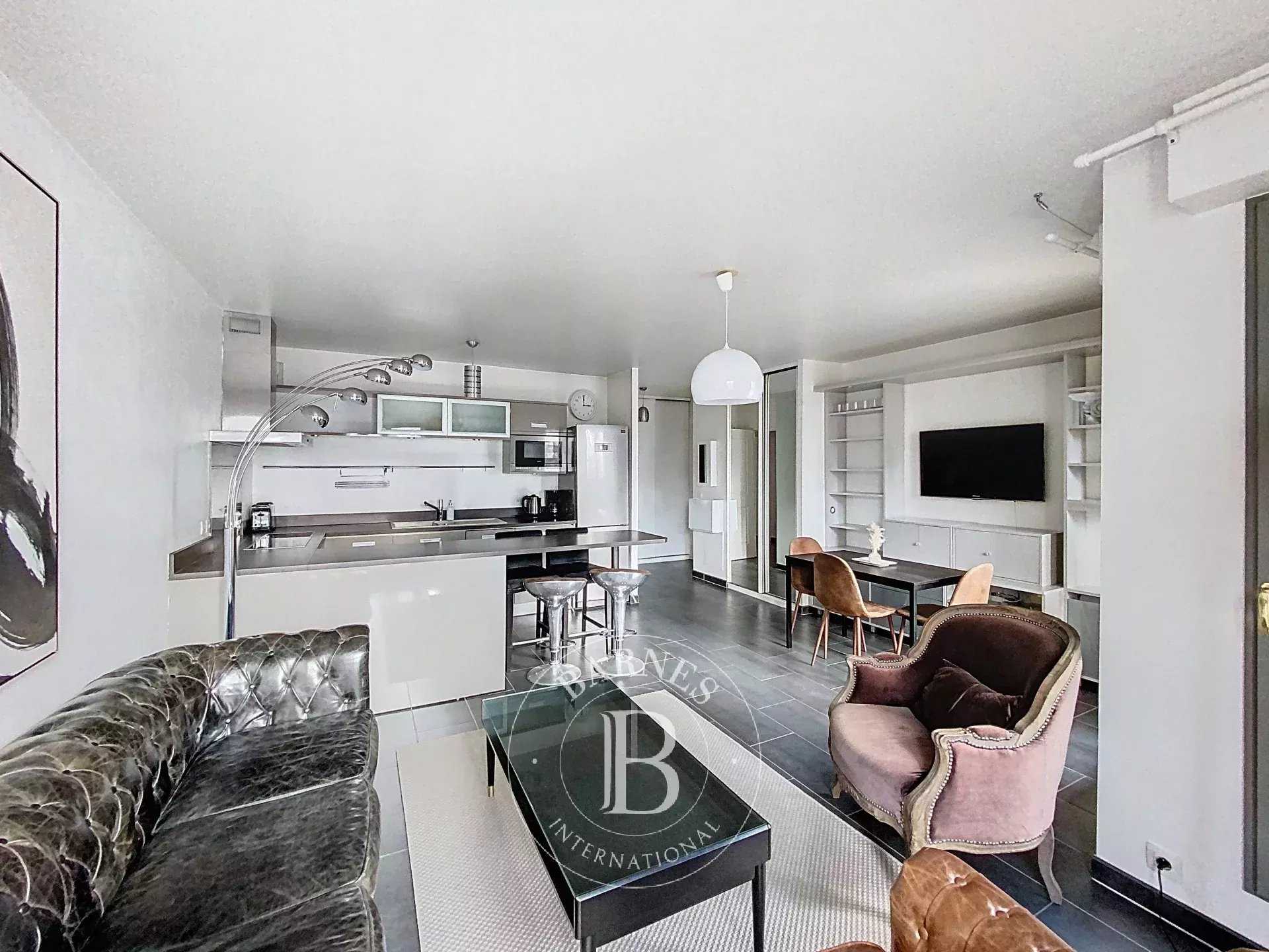 Courbevoie  - Apartment 2 Bedrooms