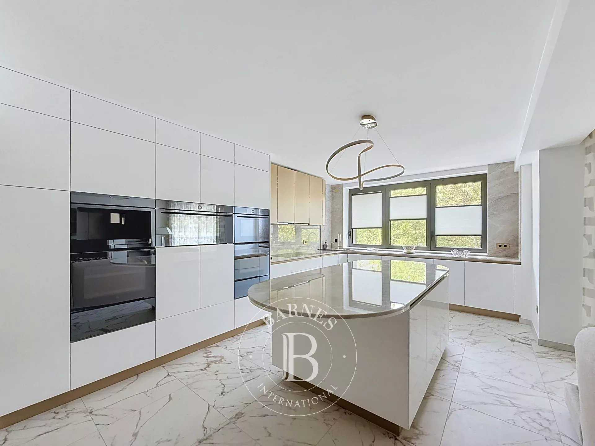 Neuilly-sur-Seine  - Appartement 5 Pi&egrave;ces 4 Chambres