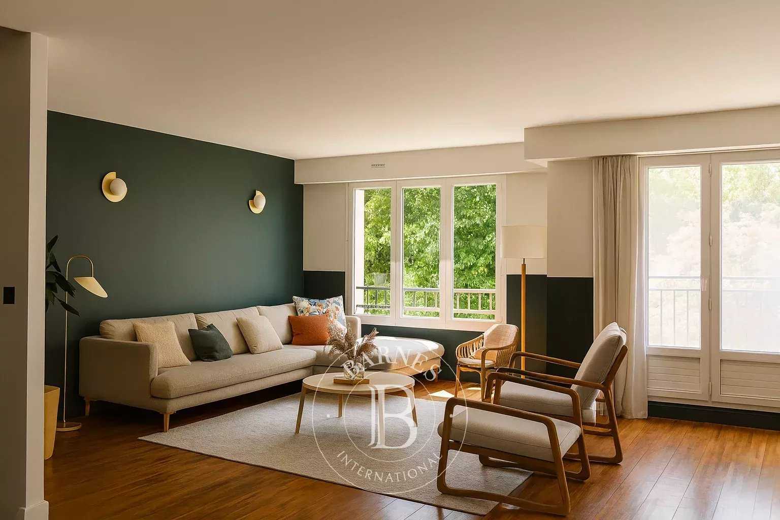 Suresnes  - Maison 5 Pi&egrave;ces 3 Chambres