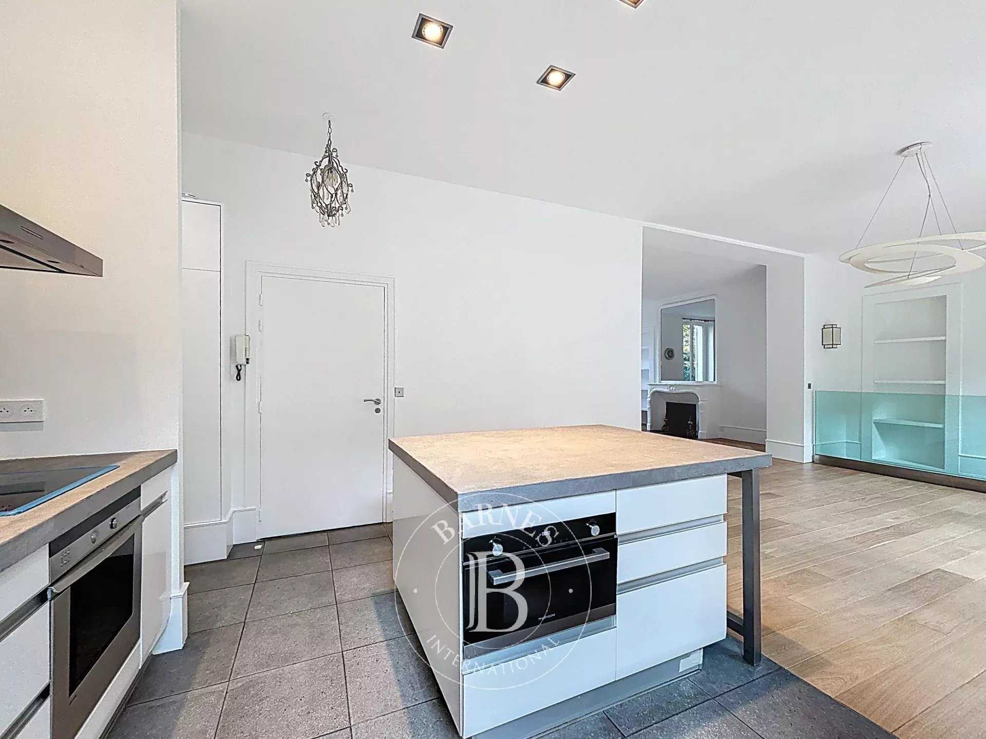 Neuilly-sur-Seine  - Appartement 6 Pi&egrave;ces 3 Chambres