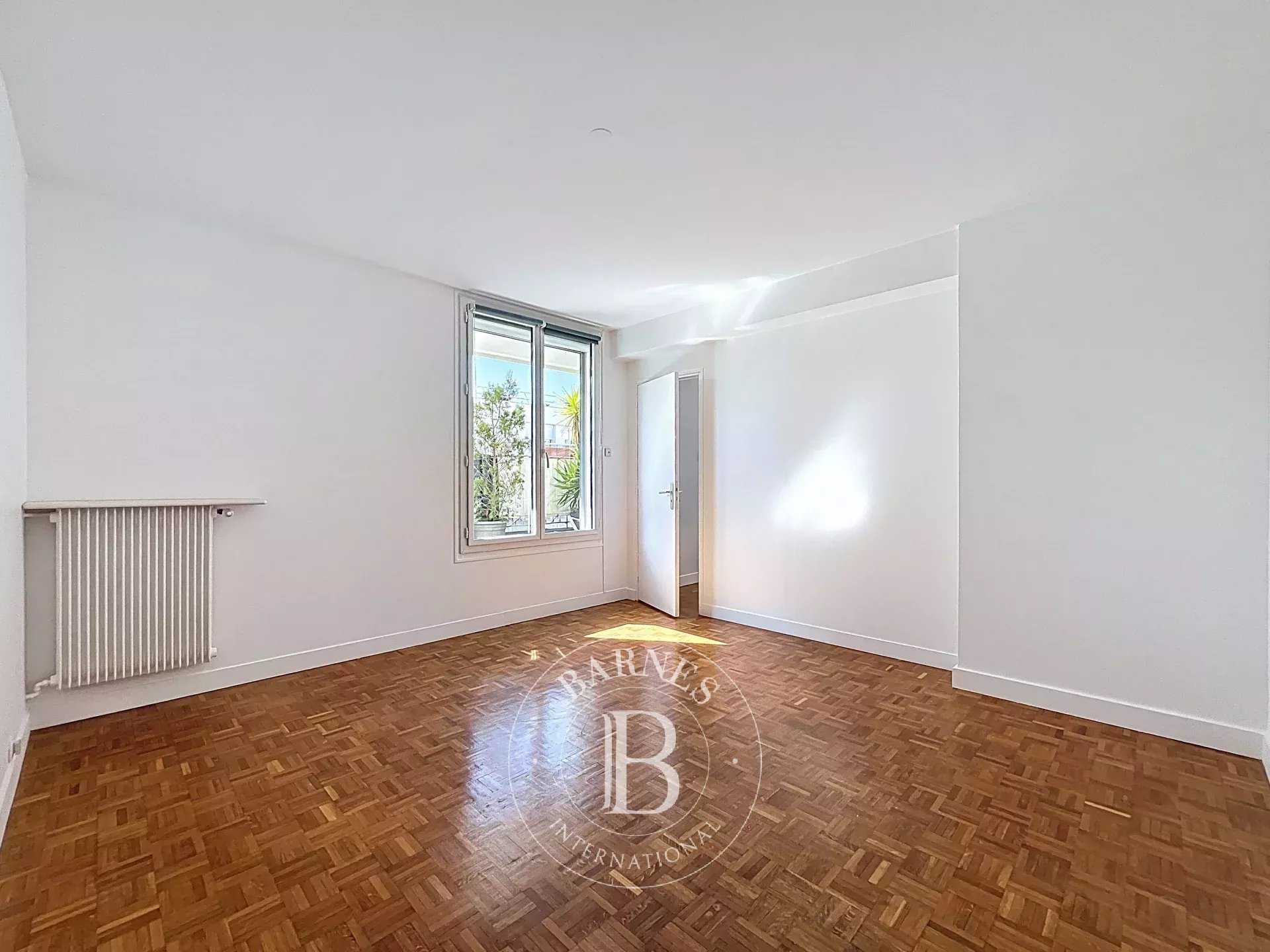 Courbevoie  - Appartement 4 Pièces 3 Chambres
