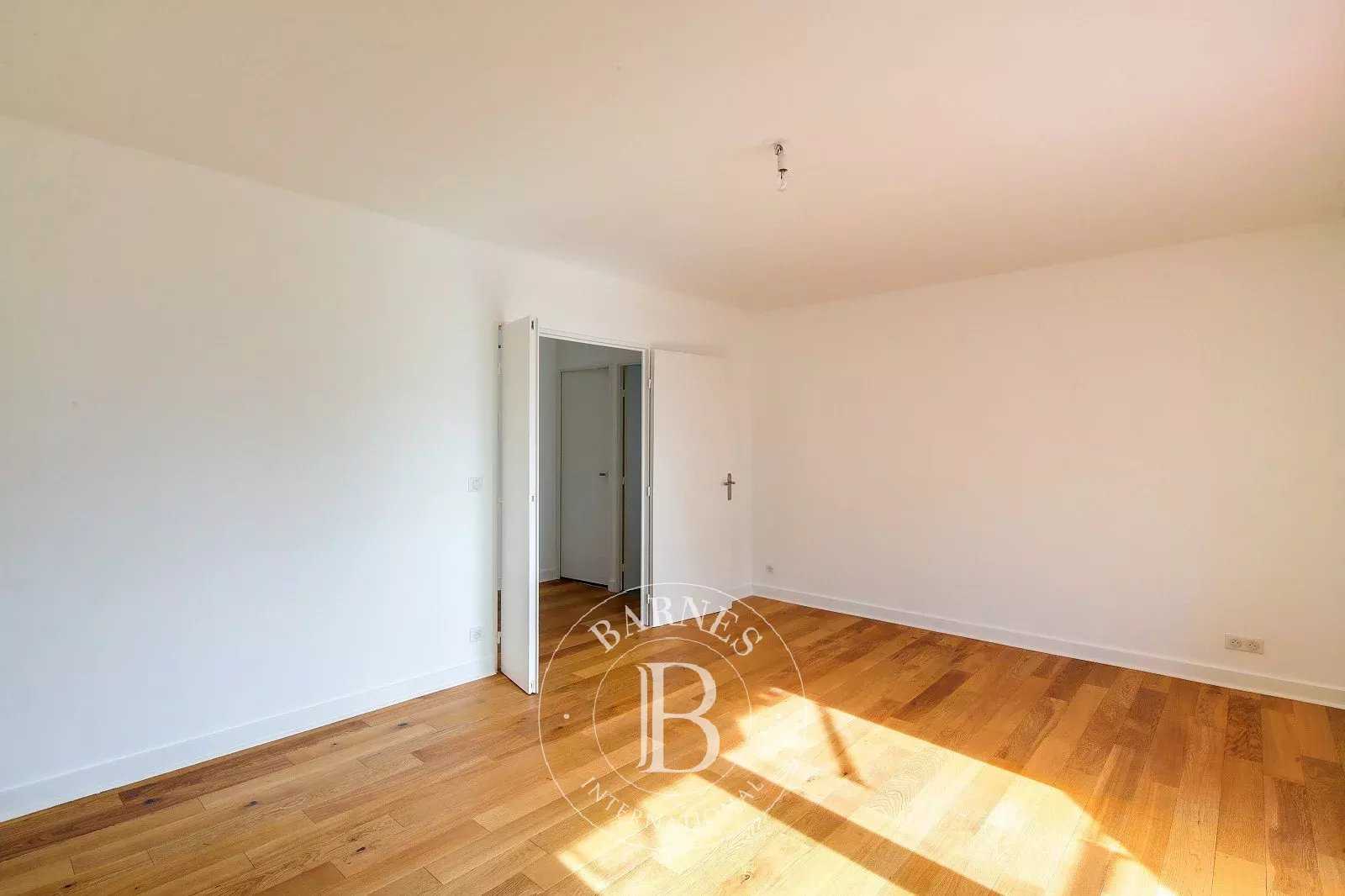Levallois-Perret  - Appartement 3 Pi&egrave;ces 2 Chambres