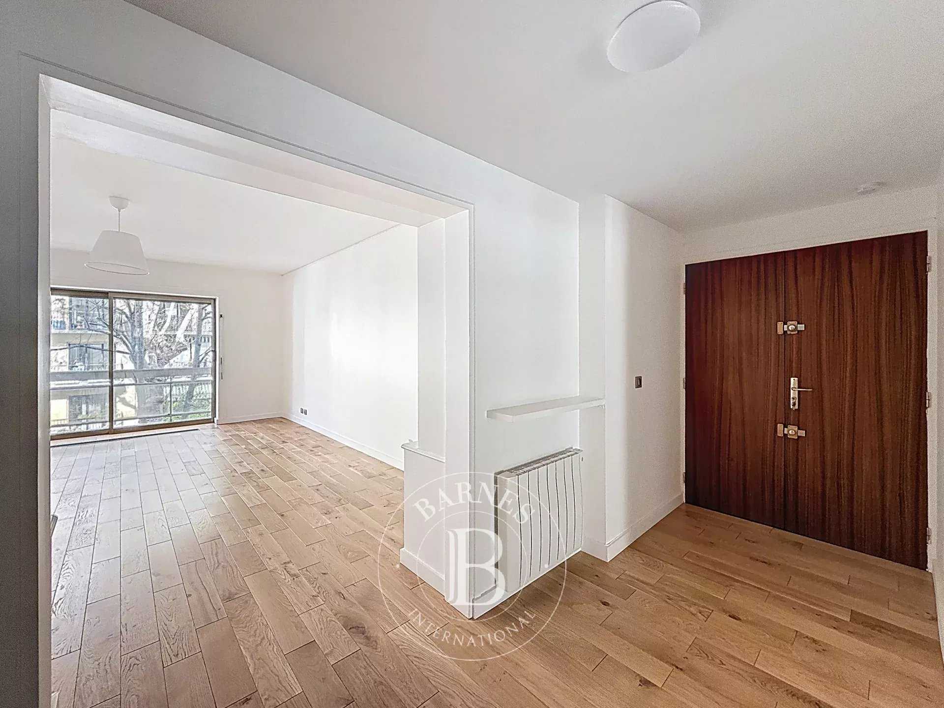 Neuilly-sur-Seine  - Apartment 2 Bedrooms