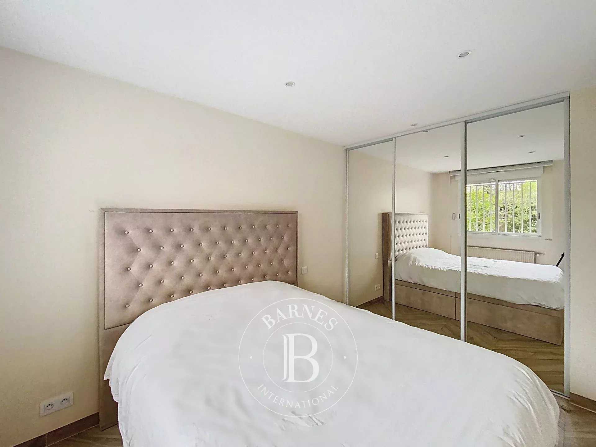 Neuilly-sur-Seine  - Appartement 3 Pi&egrave;ces 2 Chambres