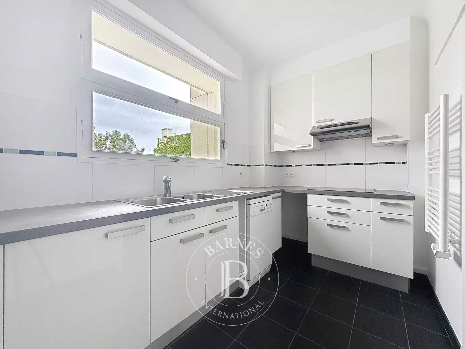 Neuilly-sur-Seine  - Appartement 3 Pièces 2 Chambres