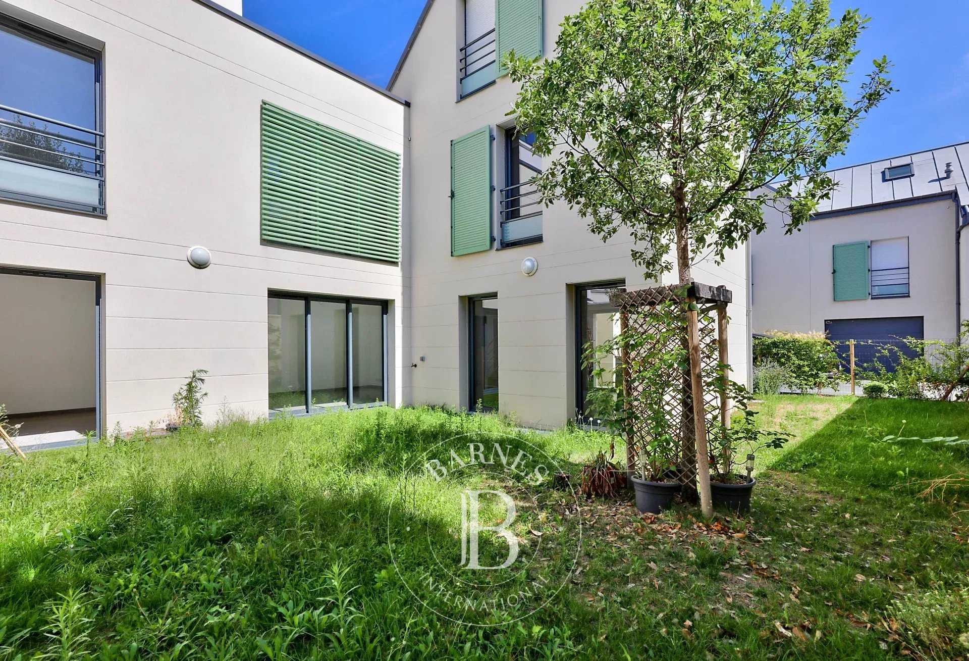 Puteaux  - House 3 Bedrooms