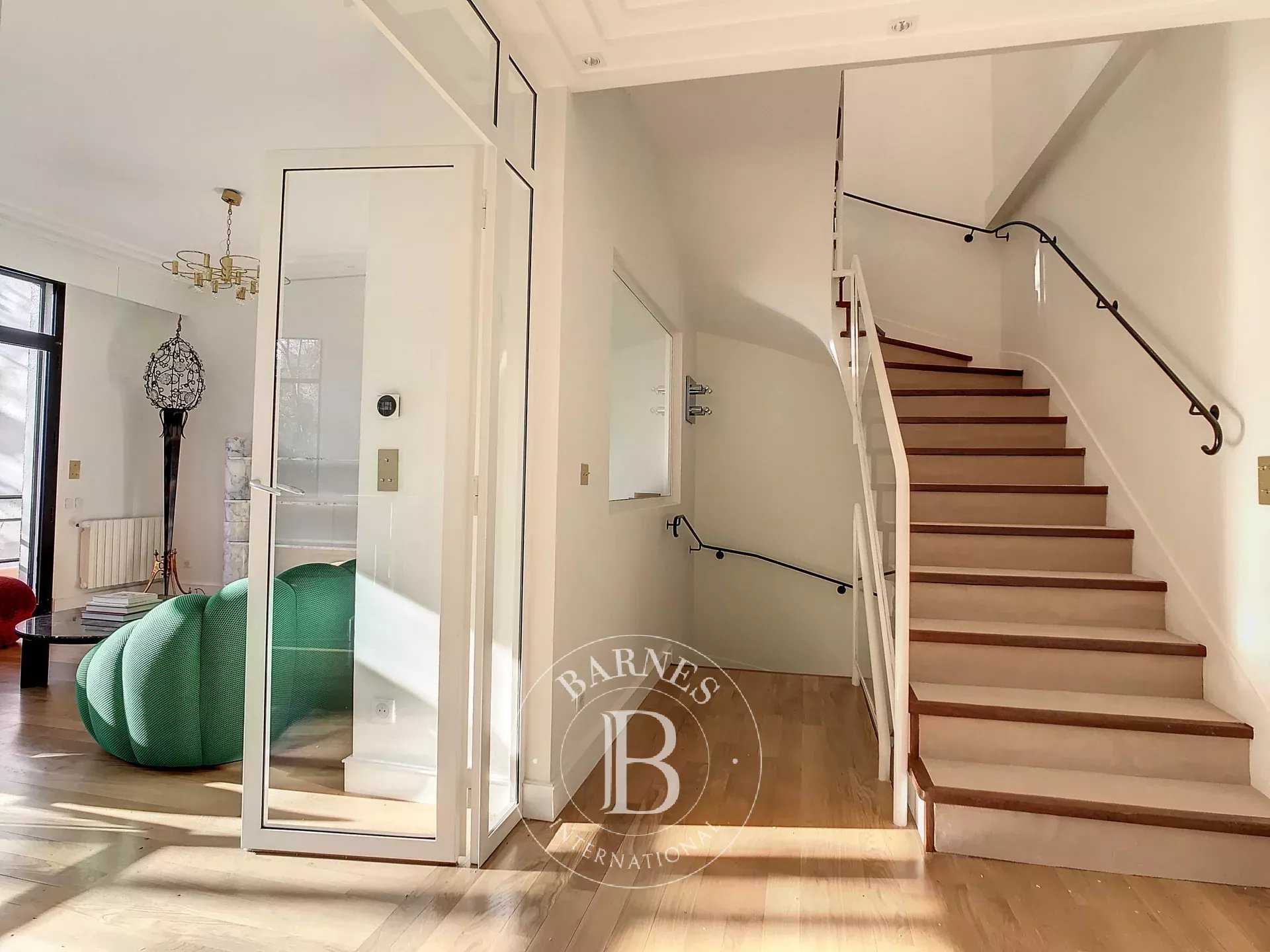 Neuilly-sur-Seine  - Maison 8 Pièces 5 Chambres