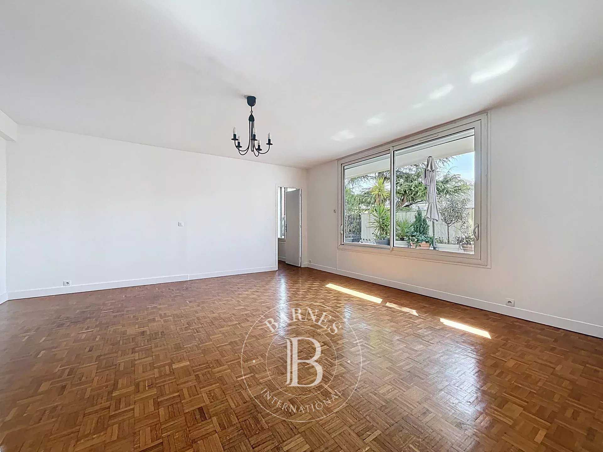 Courbevoie  - Appartement 4 Pièces 3 Chambres