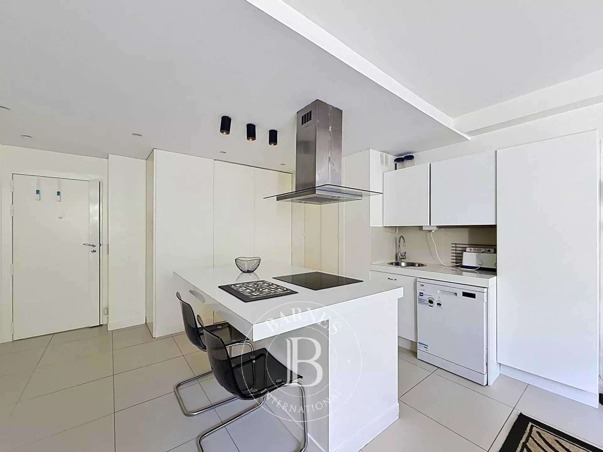 Neuilly-sur-Seine  - Appartement 2 Pi&egrave;ces, 1 Chambre