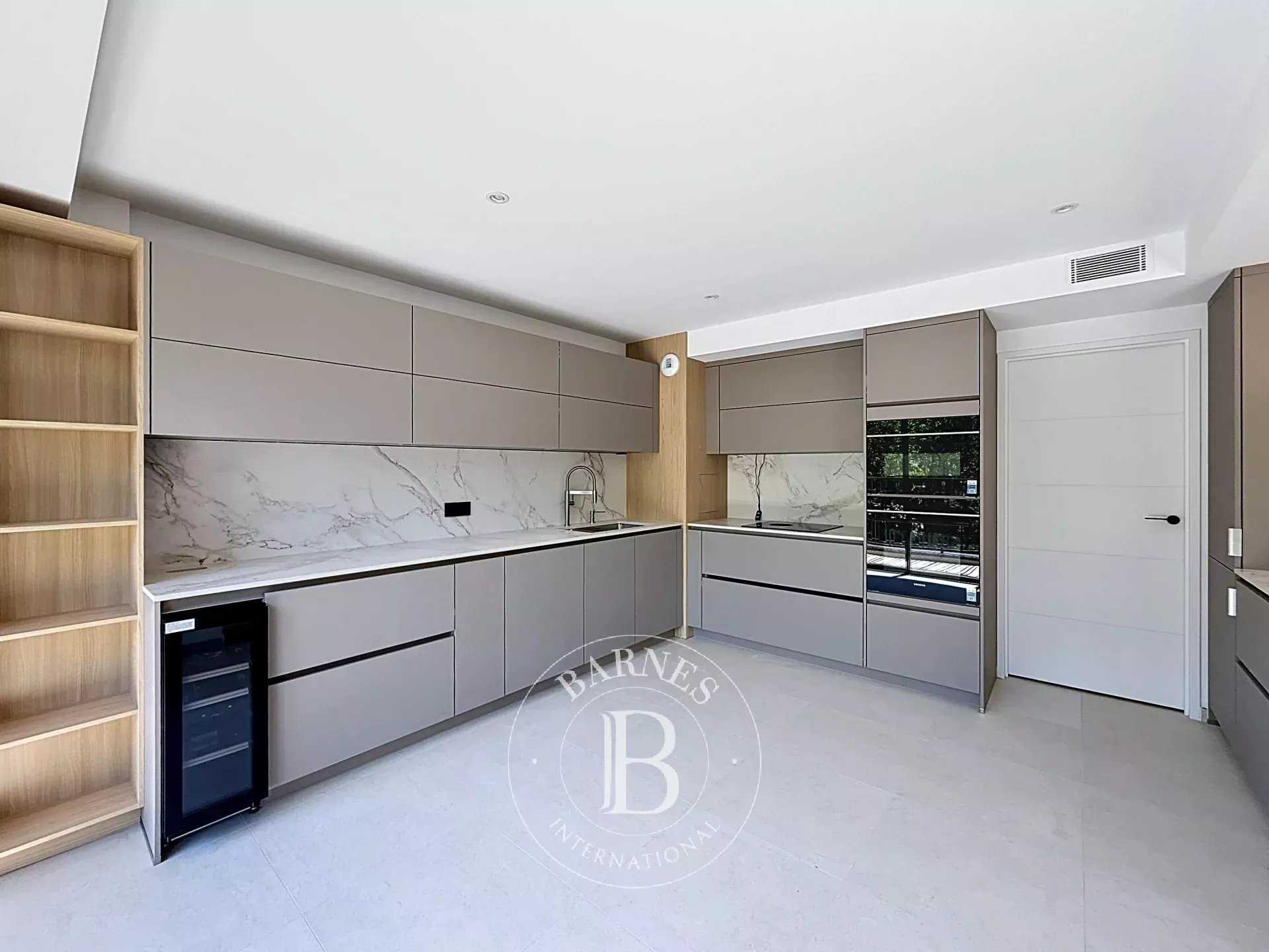 Neuilly-sur-Seine  - Appartement 5 Pi&egrave;ces 3 Chambres
