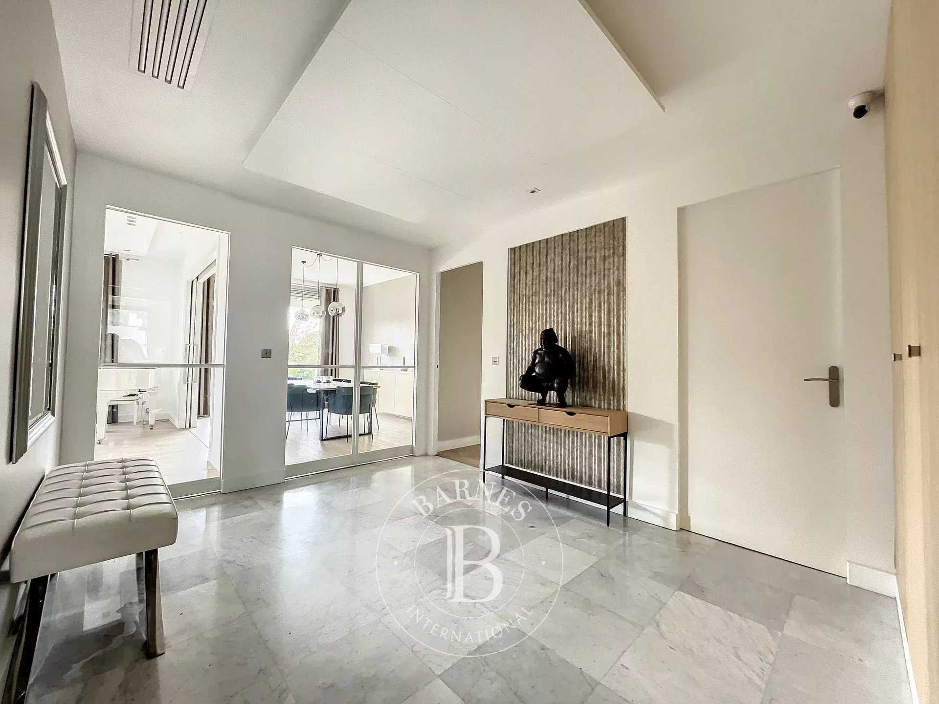 Neuilly-sur-Seine  - Apartment 5 Bedrooms