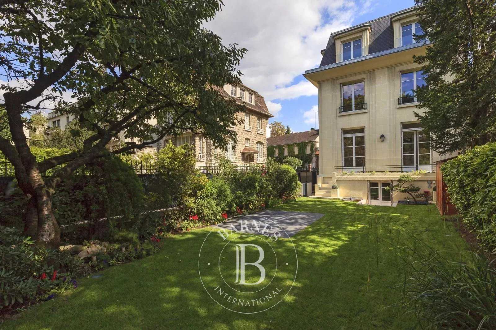 House Neuilly-sur-Seine