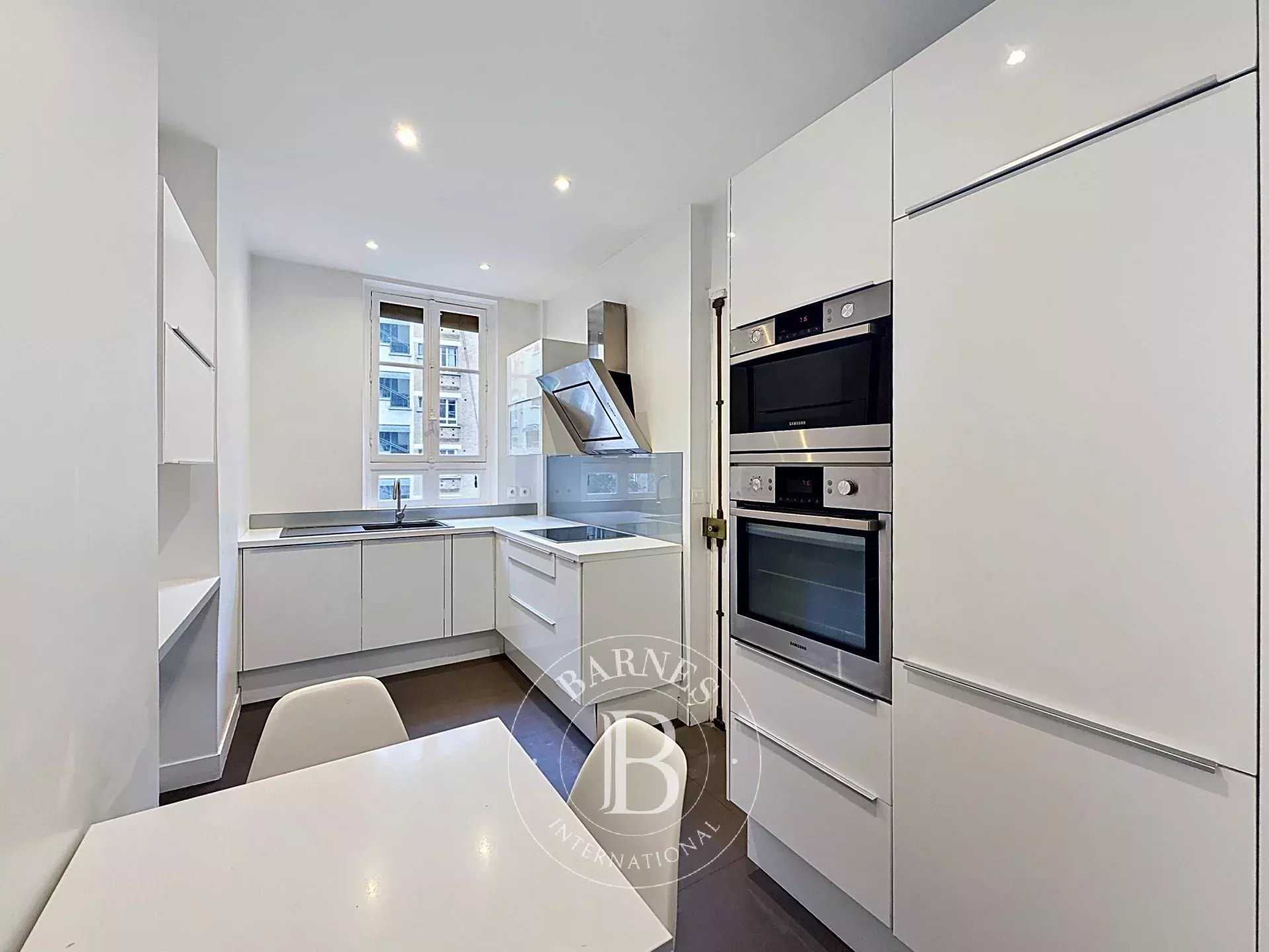 Neuilly-sur-Seine  - Appartement 6 Pi&egrave;ces 4 Chambres