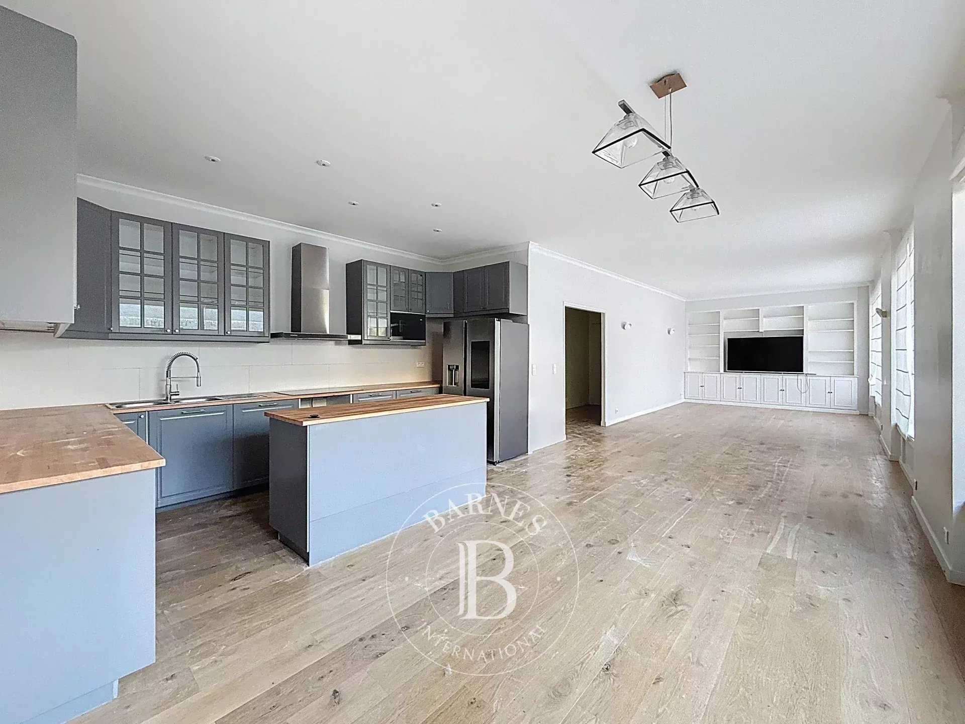 Neuilly-sur-Seine  - Appartement 6 Pi&egrave;ces 5 Chambres