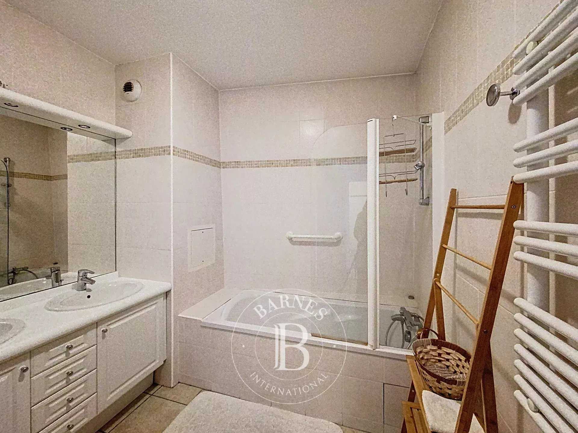 Puteaux  - Appartement 3 Pi&egrave;ces 2 Chambres