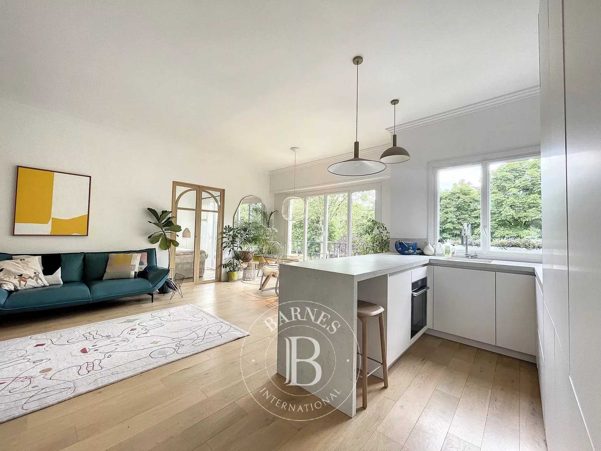 Appartement Neuilly-sur-Seine  -  ref 83035135 (picture 1)