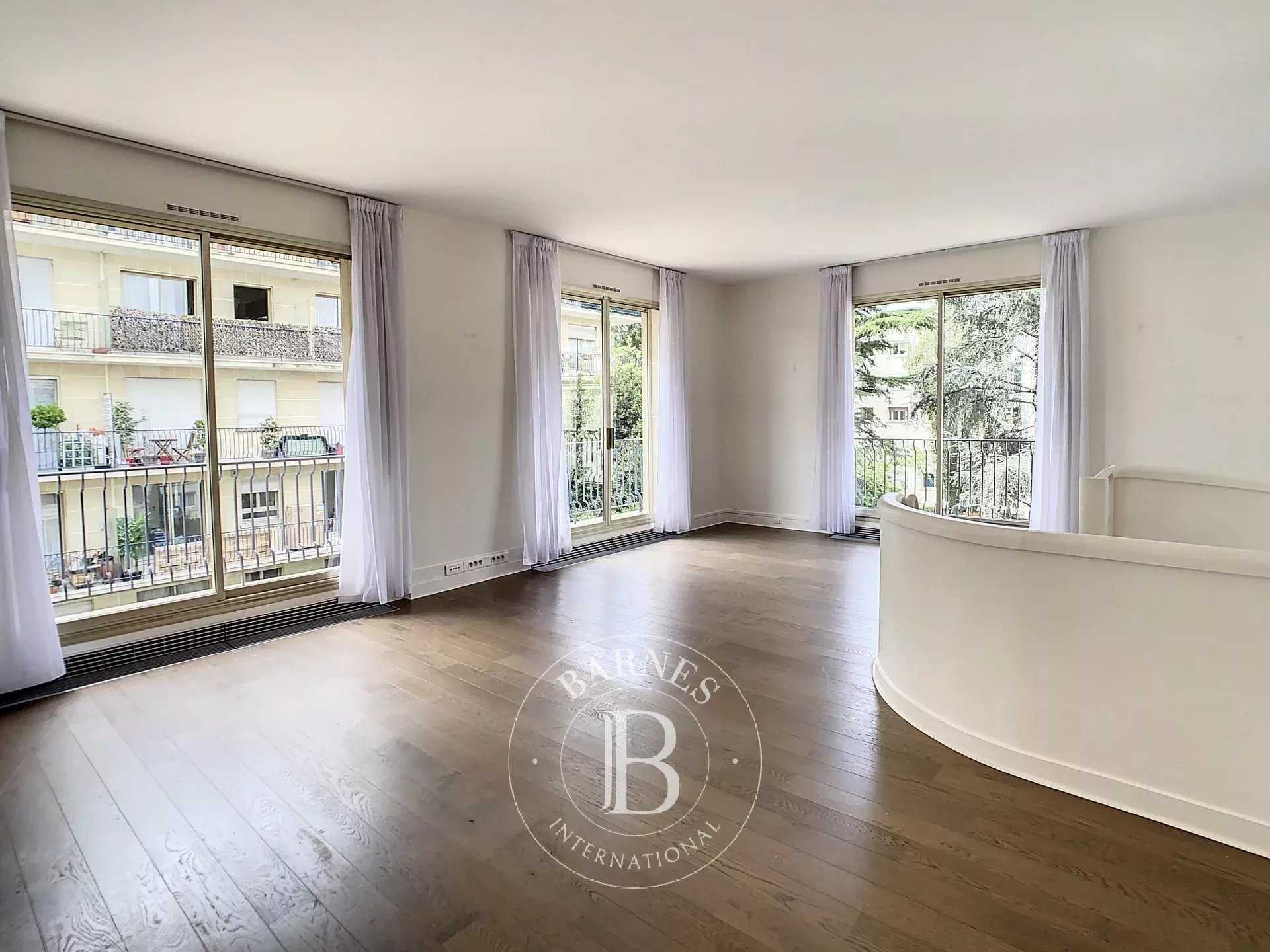 Apartment Neuilly-sur-Seine  -  ref 7002466 (picture 1)