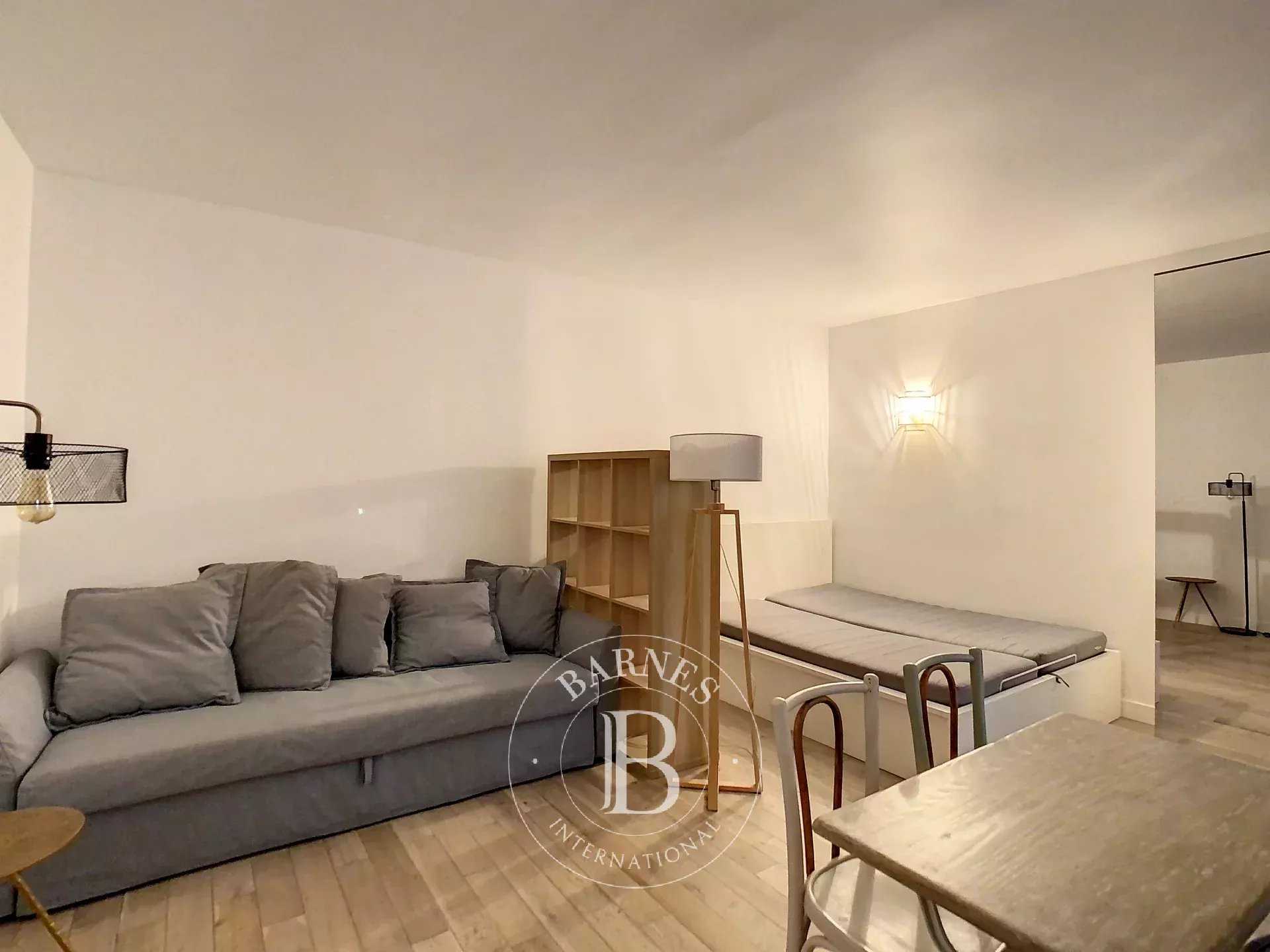 Appartement Neuilly-sur-Seine  -  ref 7931263 (picture 2)