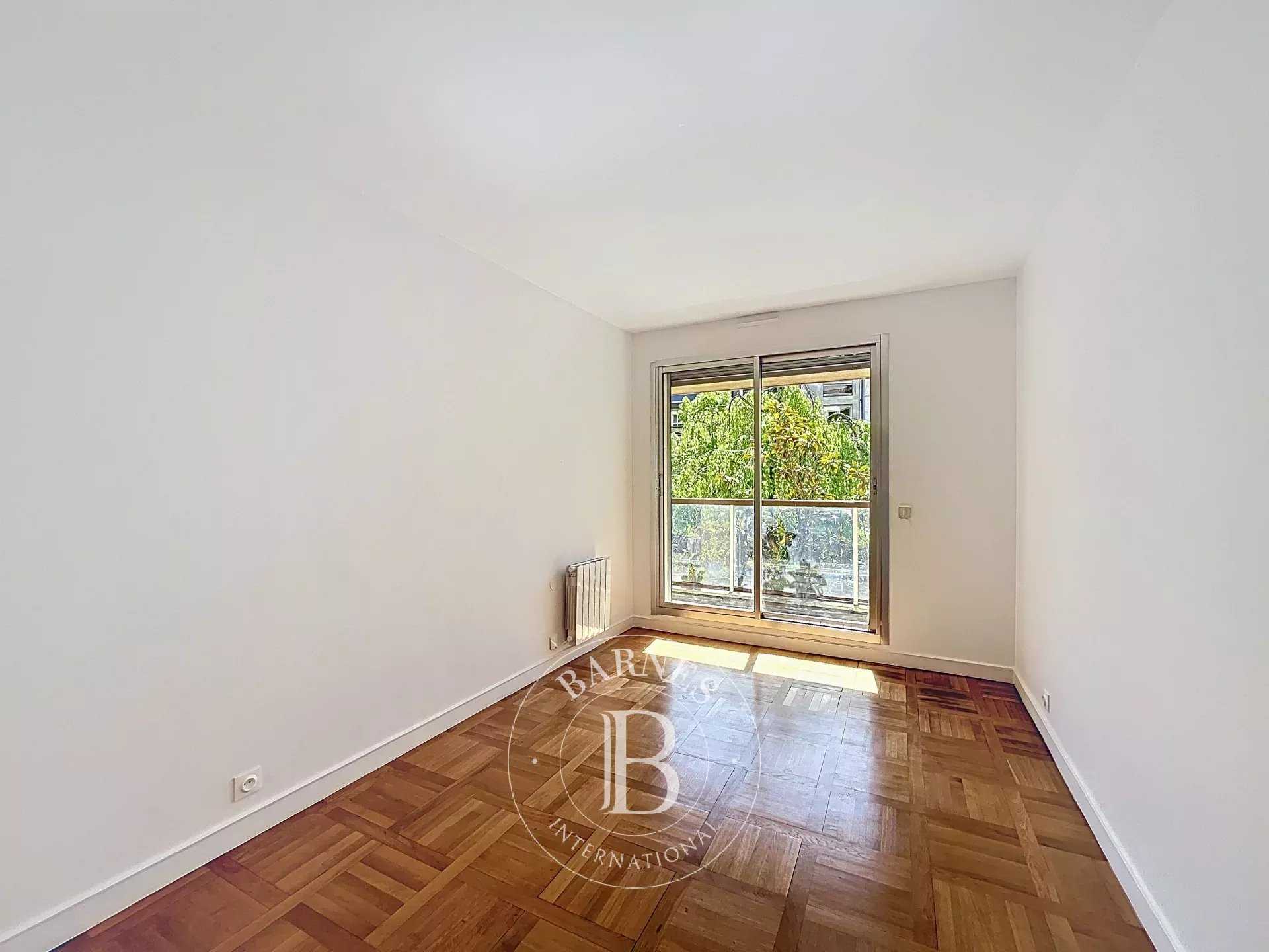 Appartement Neuilly-sur-Seine  -  ref 85836941 (picture 3)