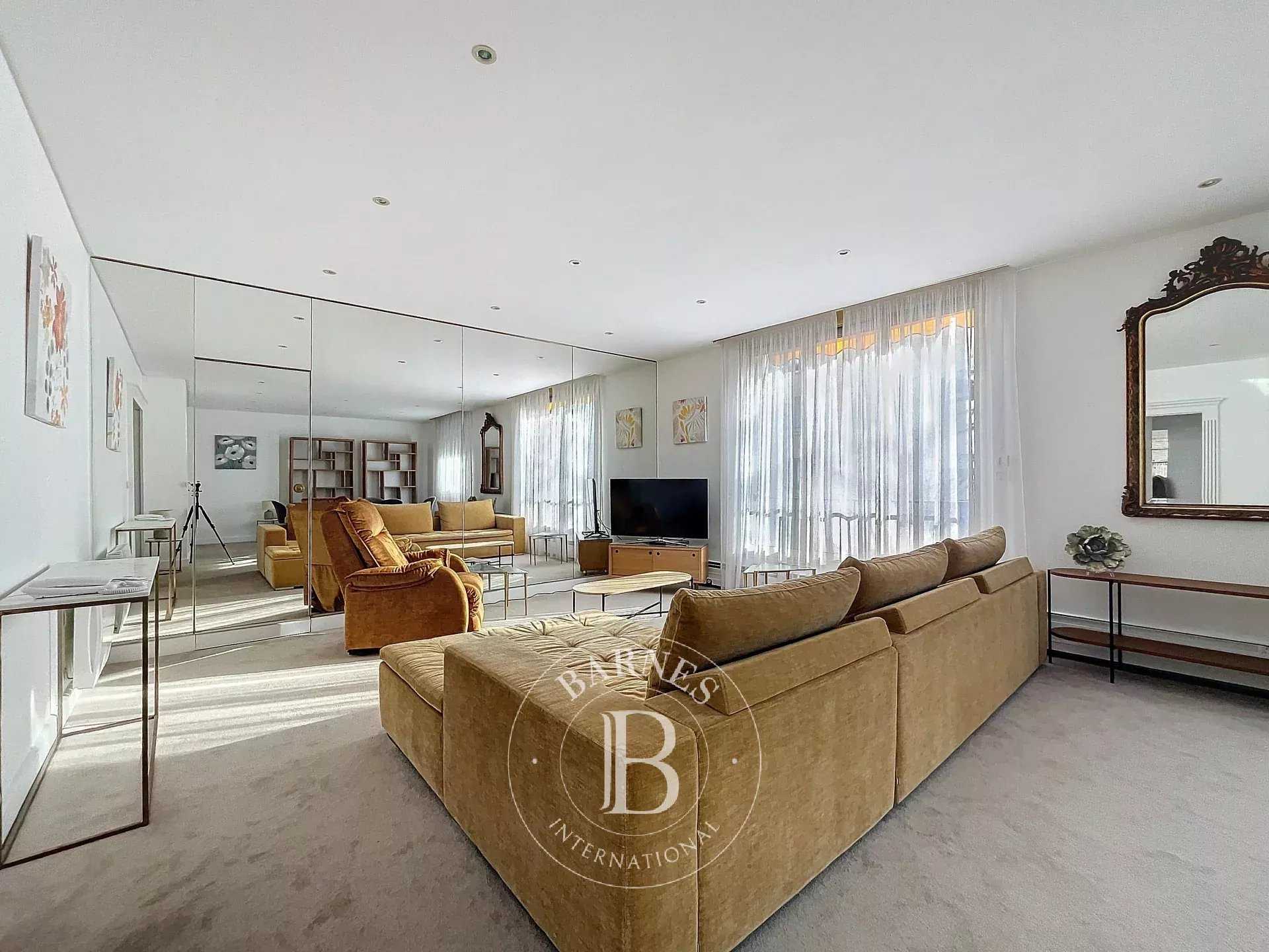Appartement Neuilly-sur-Seine  -  ref 85653784 (picture 3)