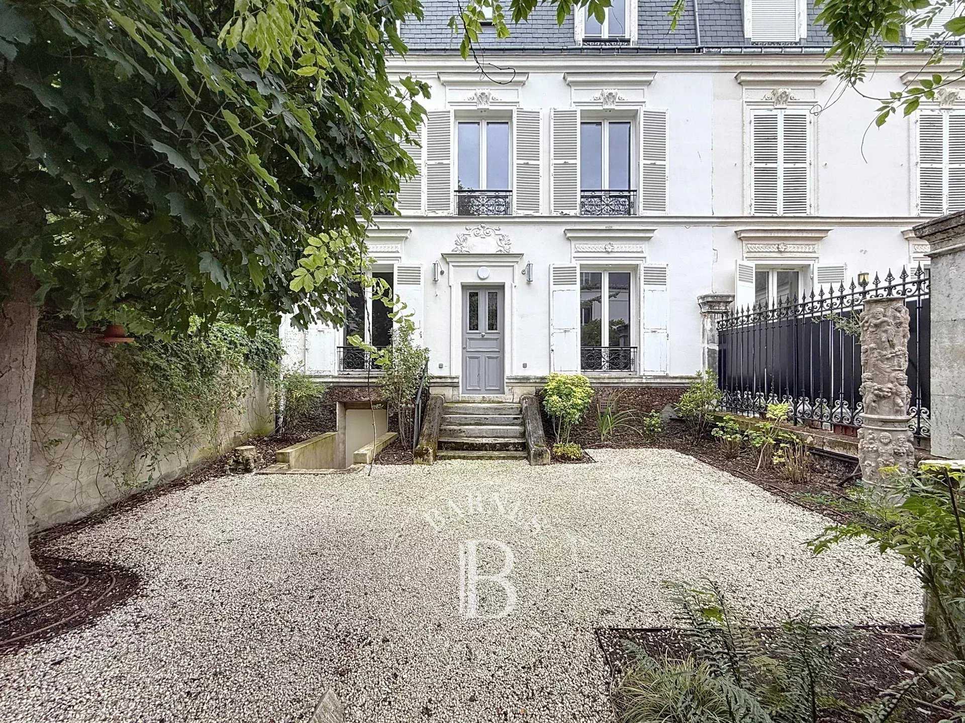 Maison Neuilly-sur-Seine  -  ref 6372755 (picture 1)