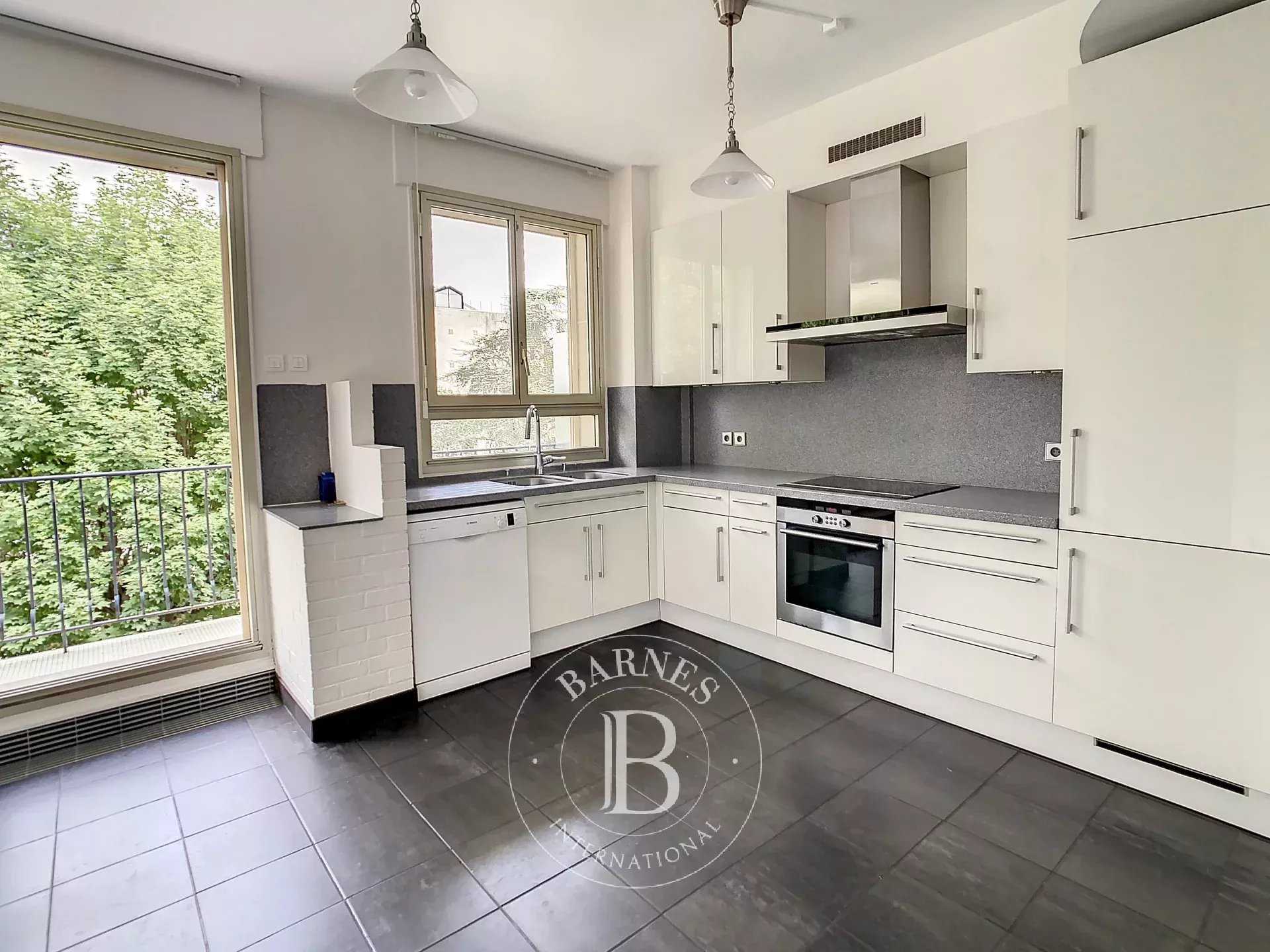 Apartment Neuilly-sur-Seine  -  ref 7002466 (picture 3)